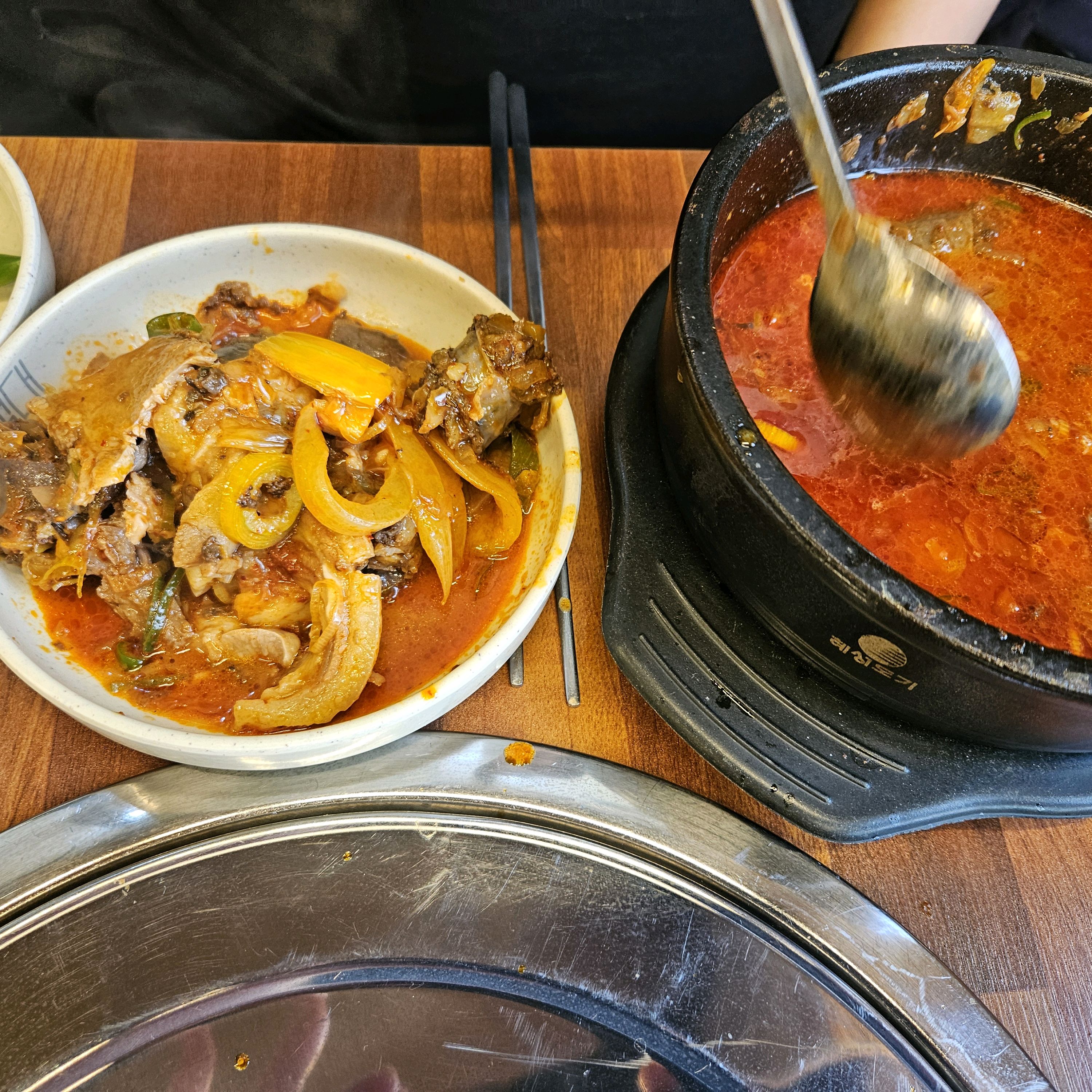 와이프랑 같이먹으러왔는데 역시 노걸대는 매장에서 먹는게더맛있는느낌이네요 - 불당동 맛집 노걸대감자탕 불당점