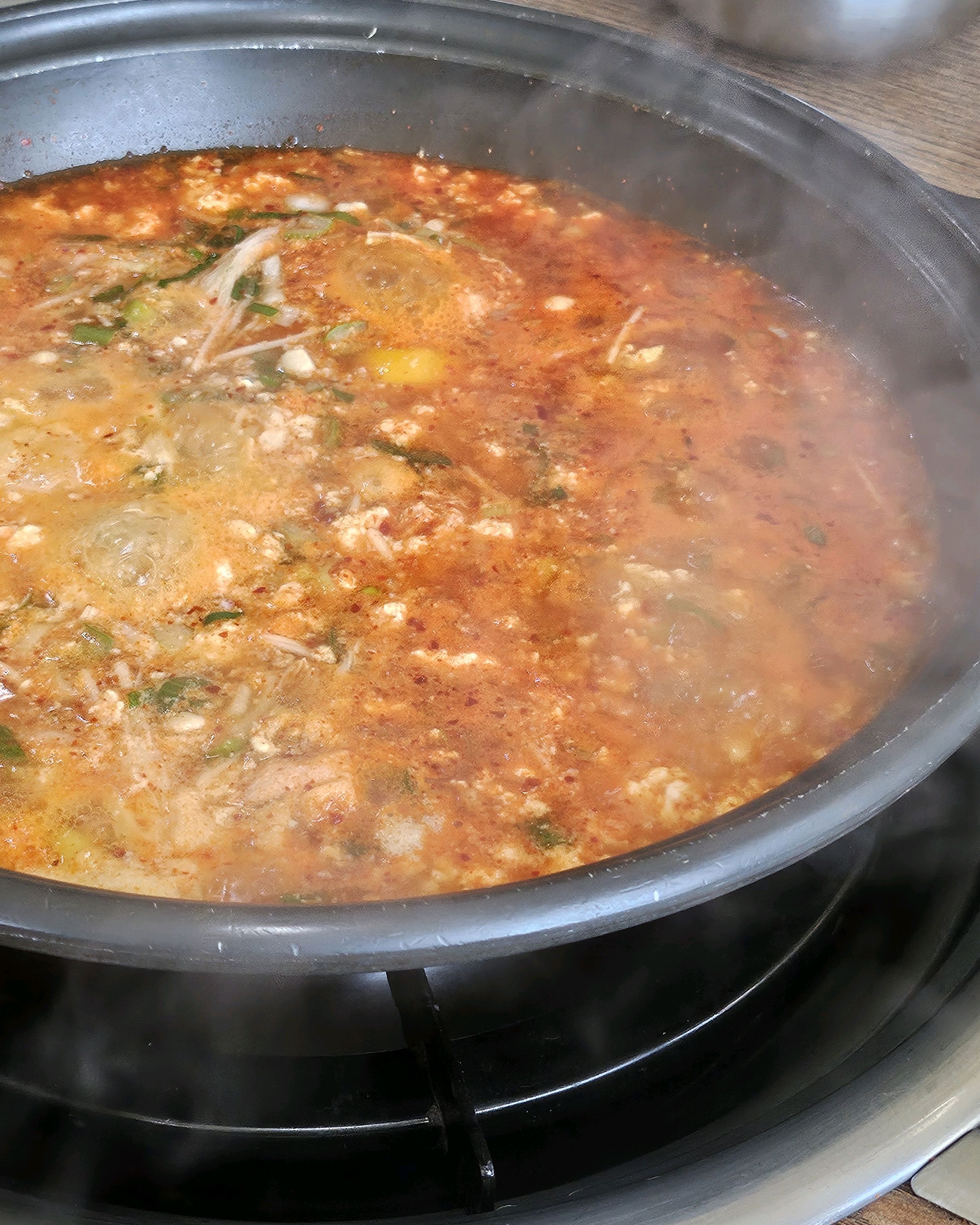 가족여행 중 방문, 음식맛을 떠나서 웨이팅을 진행하는 방식이나 테이블 정리 등 시스템개선이