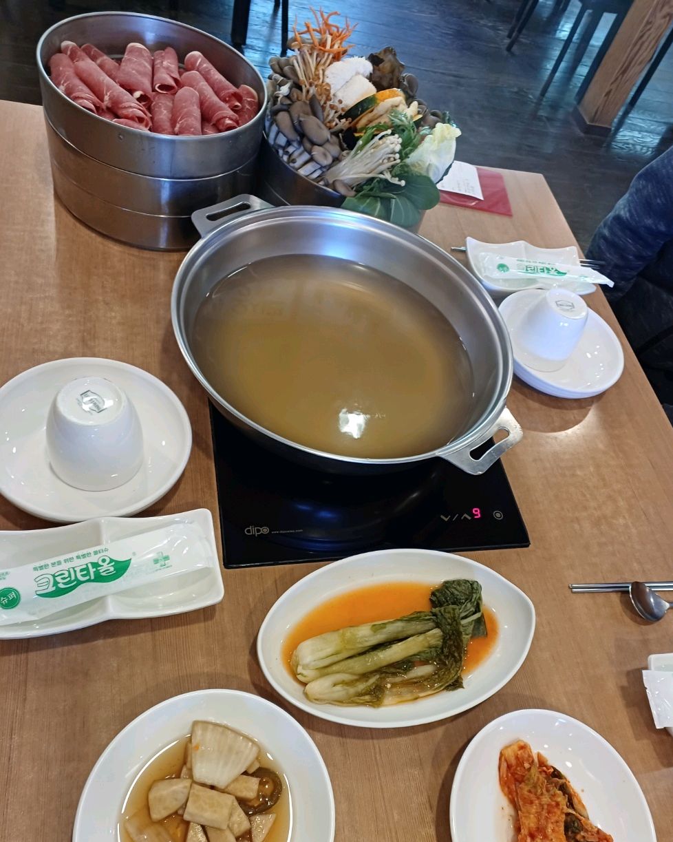버섯이 종류별로있고 맛이순해서 건강해지는 느낌입니다 - 대전 맛집 유씨네부엌
