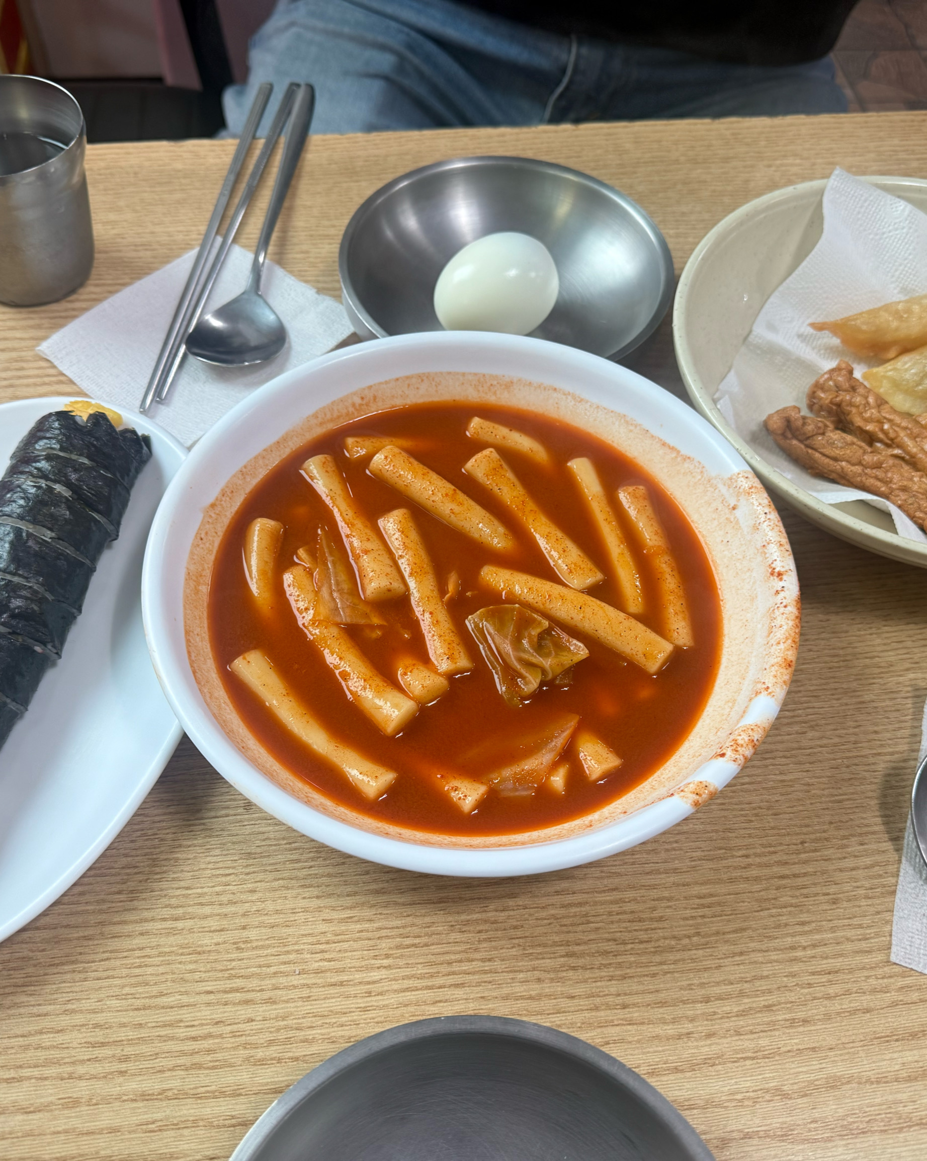흠.. 왜 유명한지 모르겠음ㅋㅋㅋ 가격만 합격 - 대구 맛집 윤옥연할매떡볶이 본점