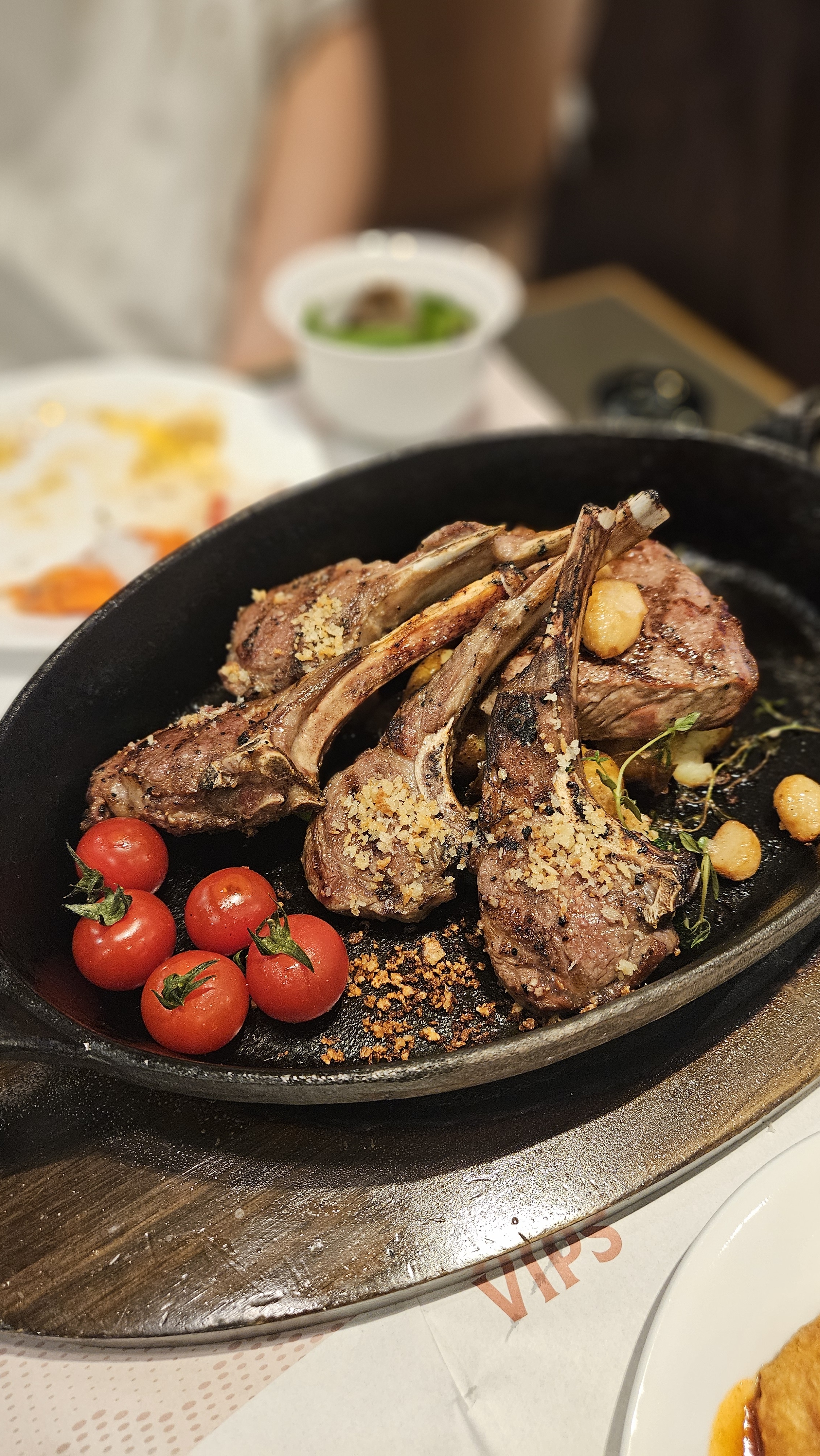 예전에 비해서 샐러드바 음식 가지수가 줄었다는 느낌이 드네요. - 합정역 맛집 빕스 합정역점