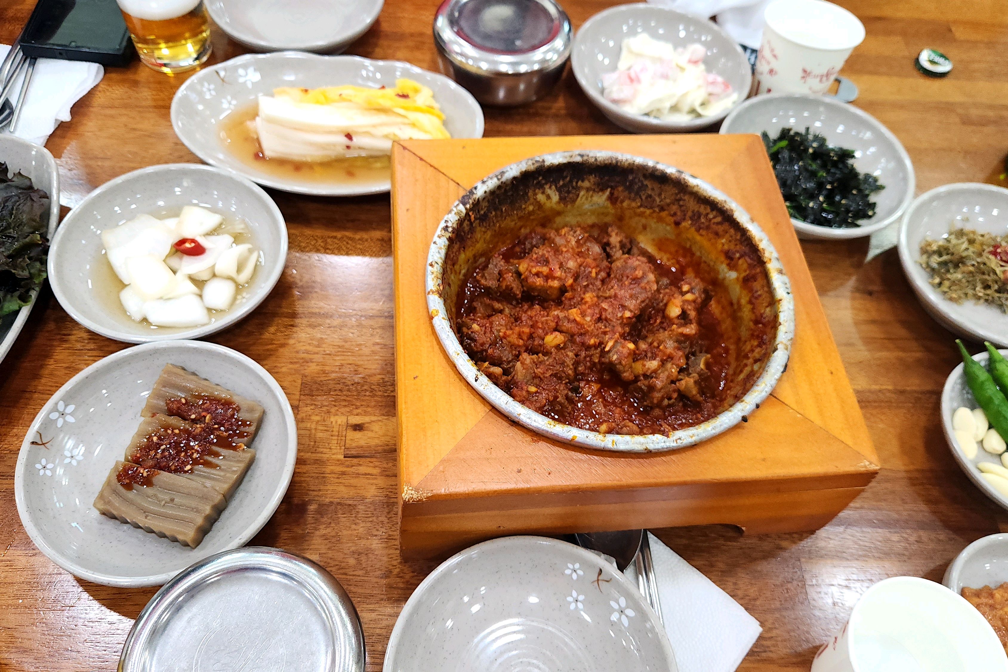 ✔️ 사람들이 굉장히 많고 붐비는데 매장이 크고 회전률이 빨라서 대기 없이 들어갈 수 있어