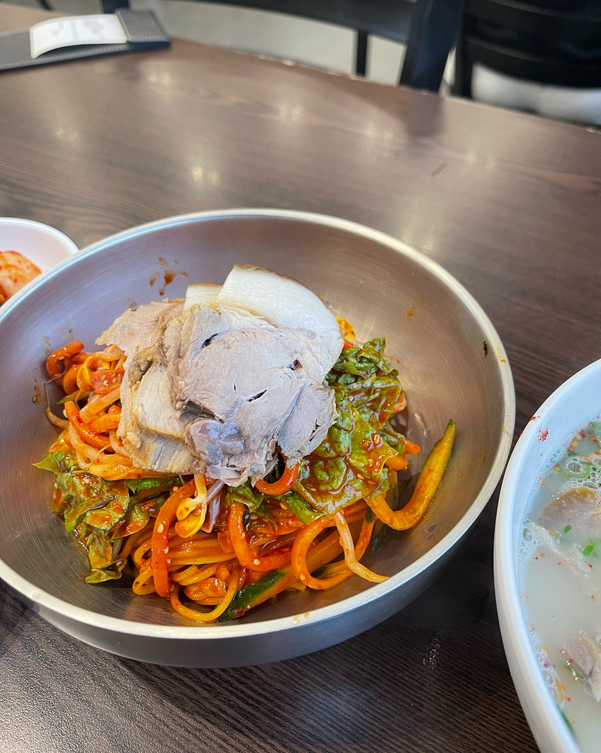 캐치테이블로 미리 대기를 꼭 걸고 가시길... 아니면 앉아서 1시간을 기다려야하는 불미스러