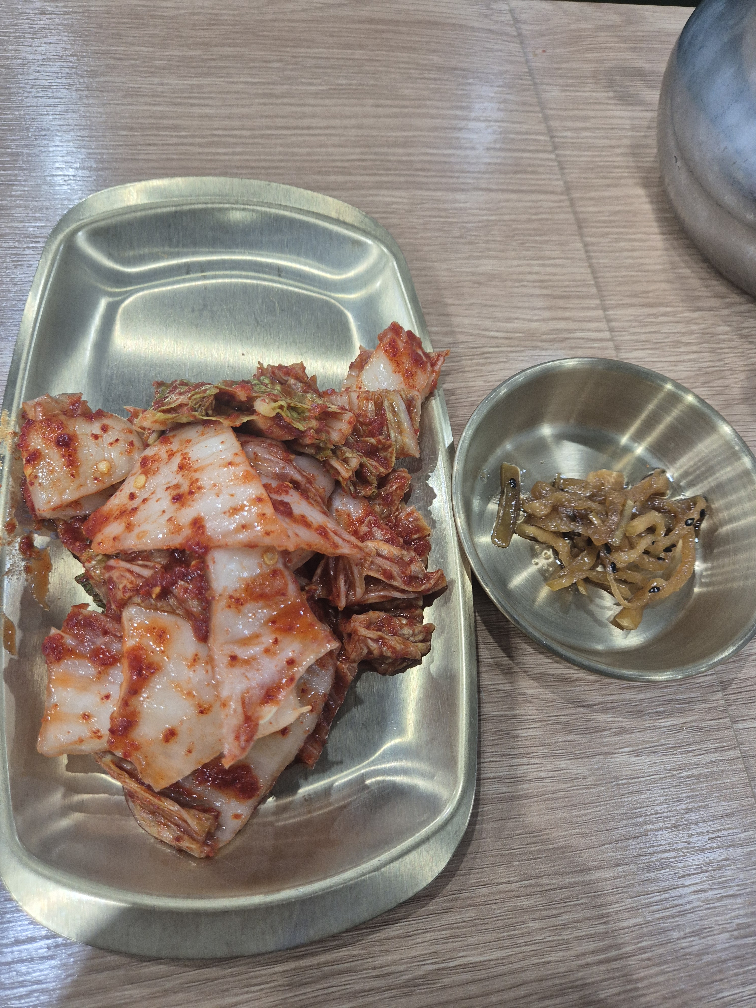 거의 매일 와서 먹는데 매장도 깔끔하고 음식이 다 맛있어요 - 권선동 맛집 청춘면가 수원시청역점