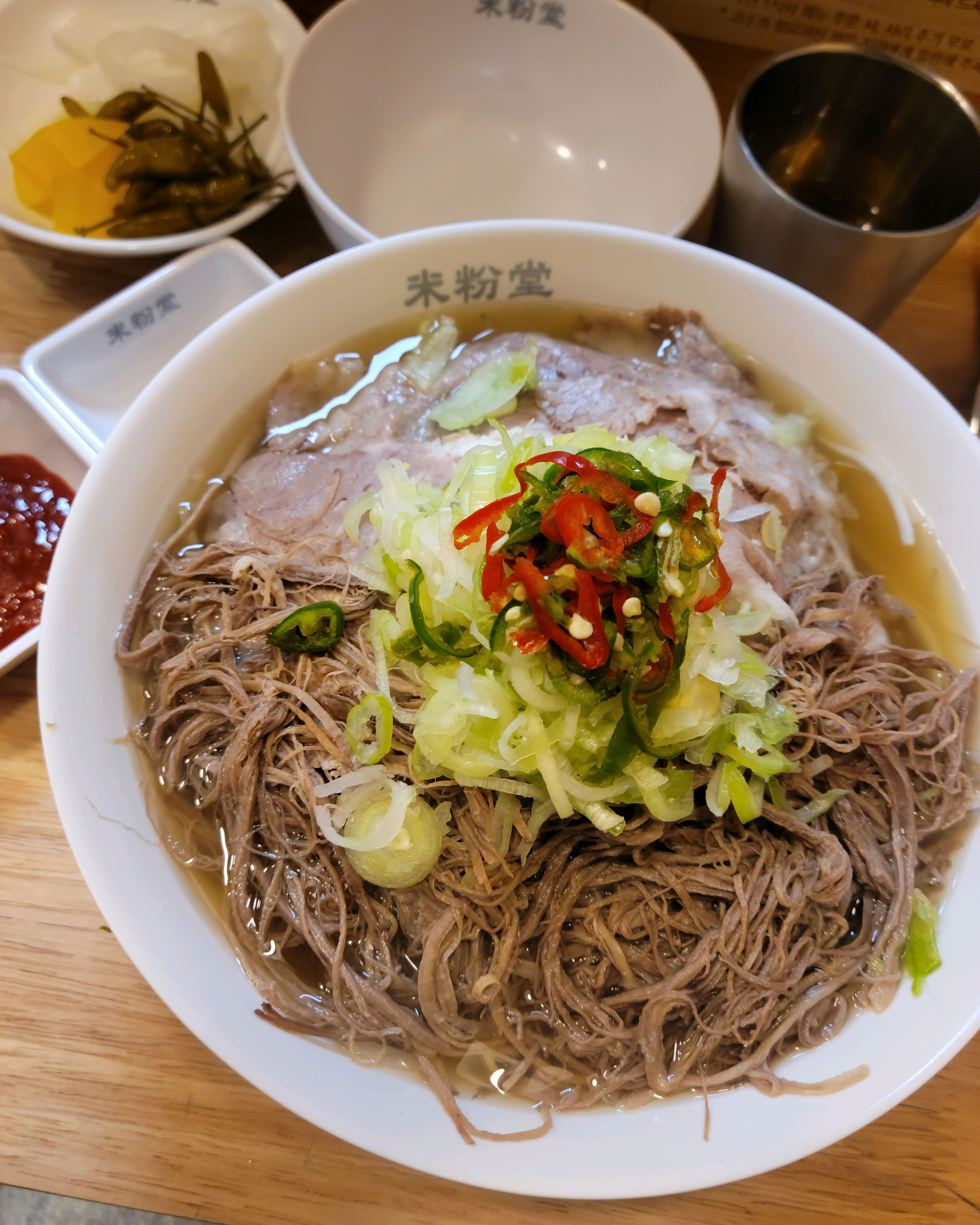 조용히 혼자서도 먹을수 있는곳이네요.뭔가 소리를 크게내면 안될듯 ㅋㅋㅋ 양도 푸짐하고 향신