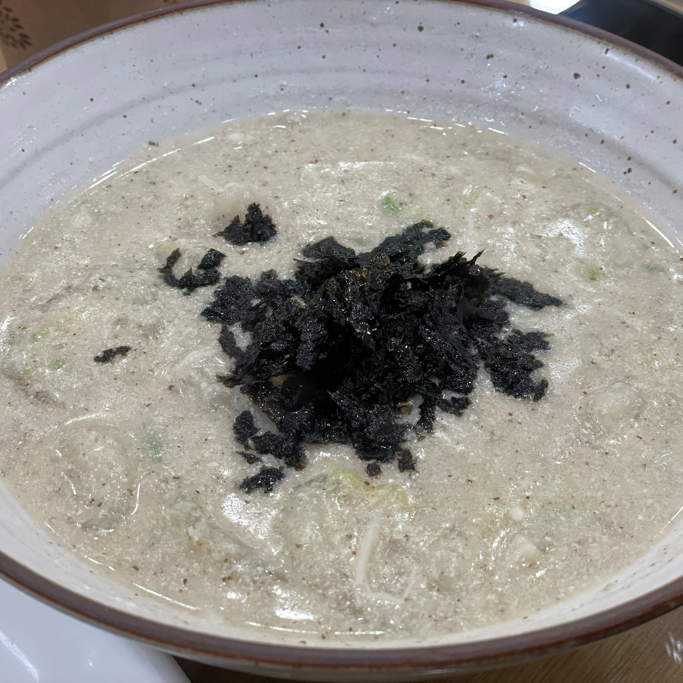 속초시장 안에 위치한 신토불이감자옹심이!🥔 - 아바이마을 맛집 속초신토불이감자옹심이