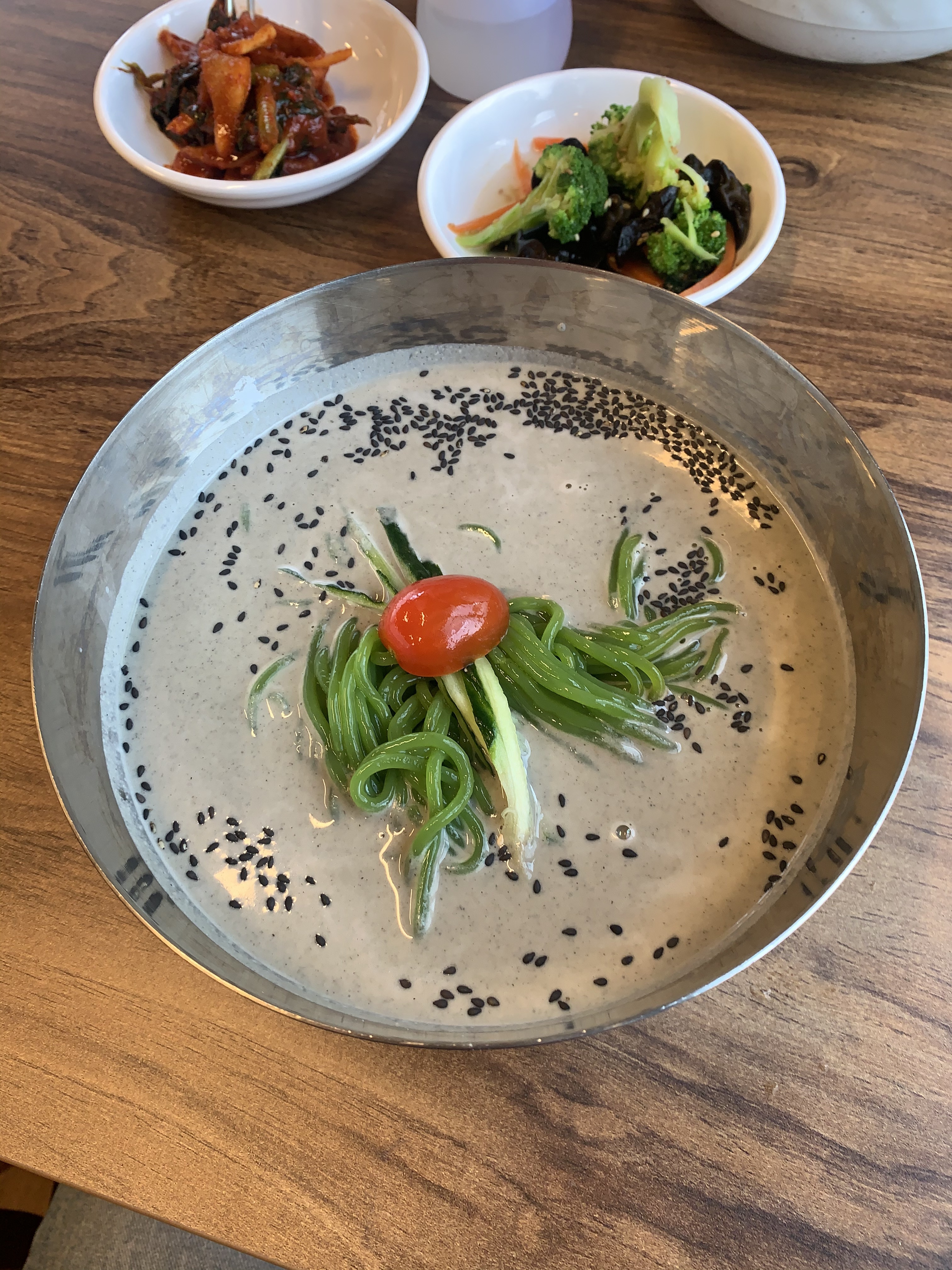 브로콜리 생면에 깨맛콩맛 가득한 콩물이 넘맛 - 제주 맛집 통일가든