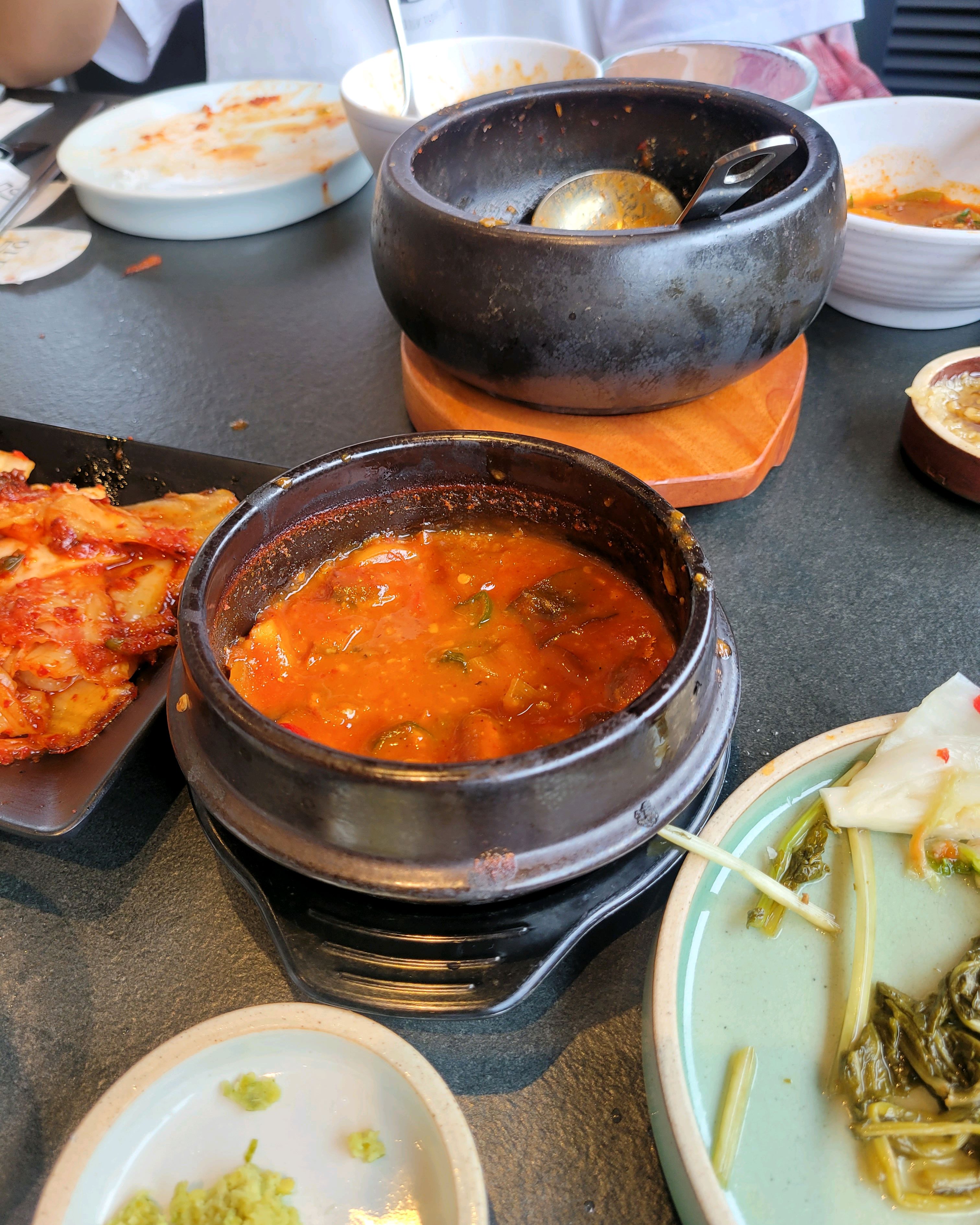 밑반찬 하나하나 다 정성스럽게 느껴졌구요. - 제주 맛집 임제 제주본점