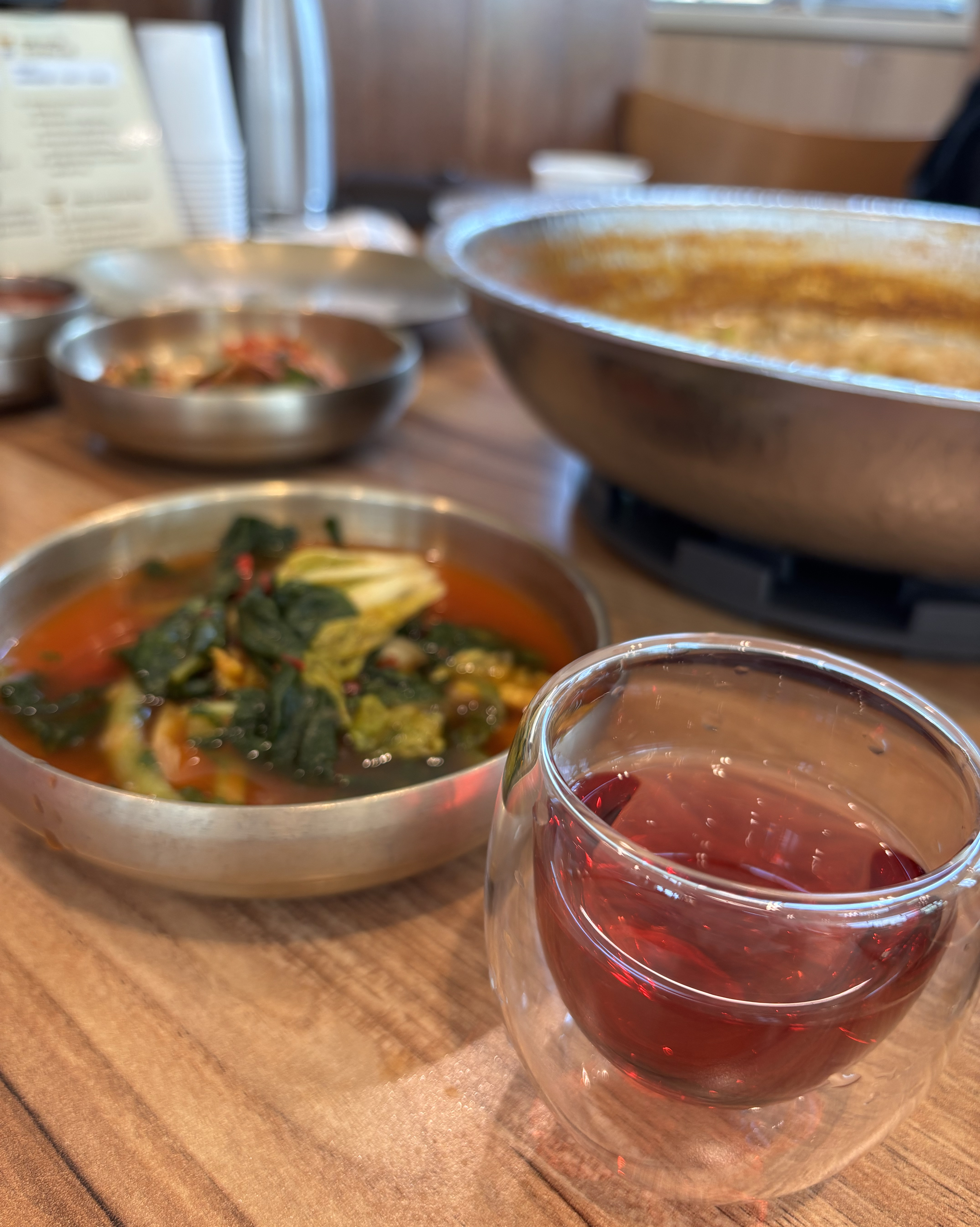 집 근처라 자주 오는데 어버이날을 맞이해서 부모님 모시고 왔어요 여전히 맛있어요 샤브샤브는