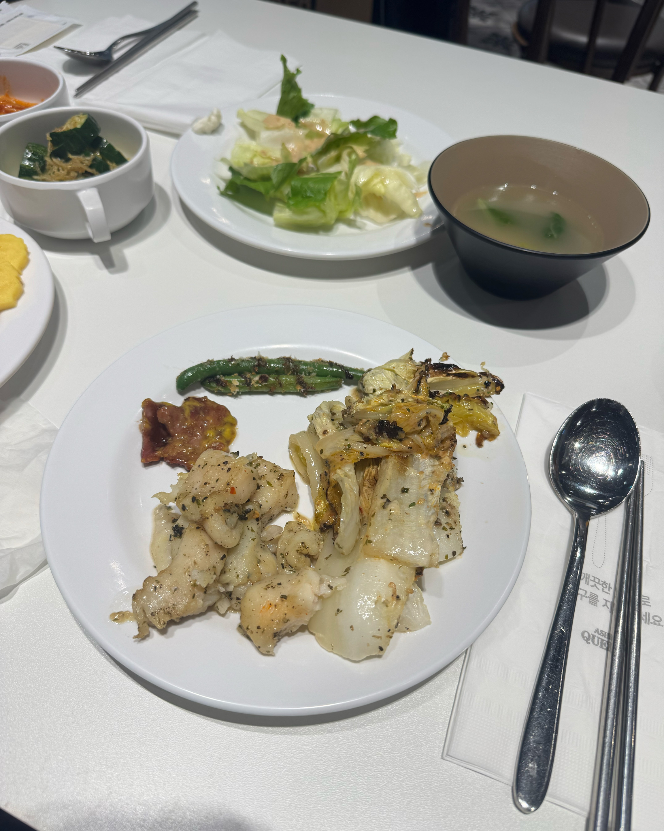 공휴일이라 사람이 많았지만 음식도 빨리 채워지고 맛있었어요 😊 - 문현동 맛집 애슐리퀸즈 이마트 문현점
