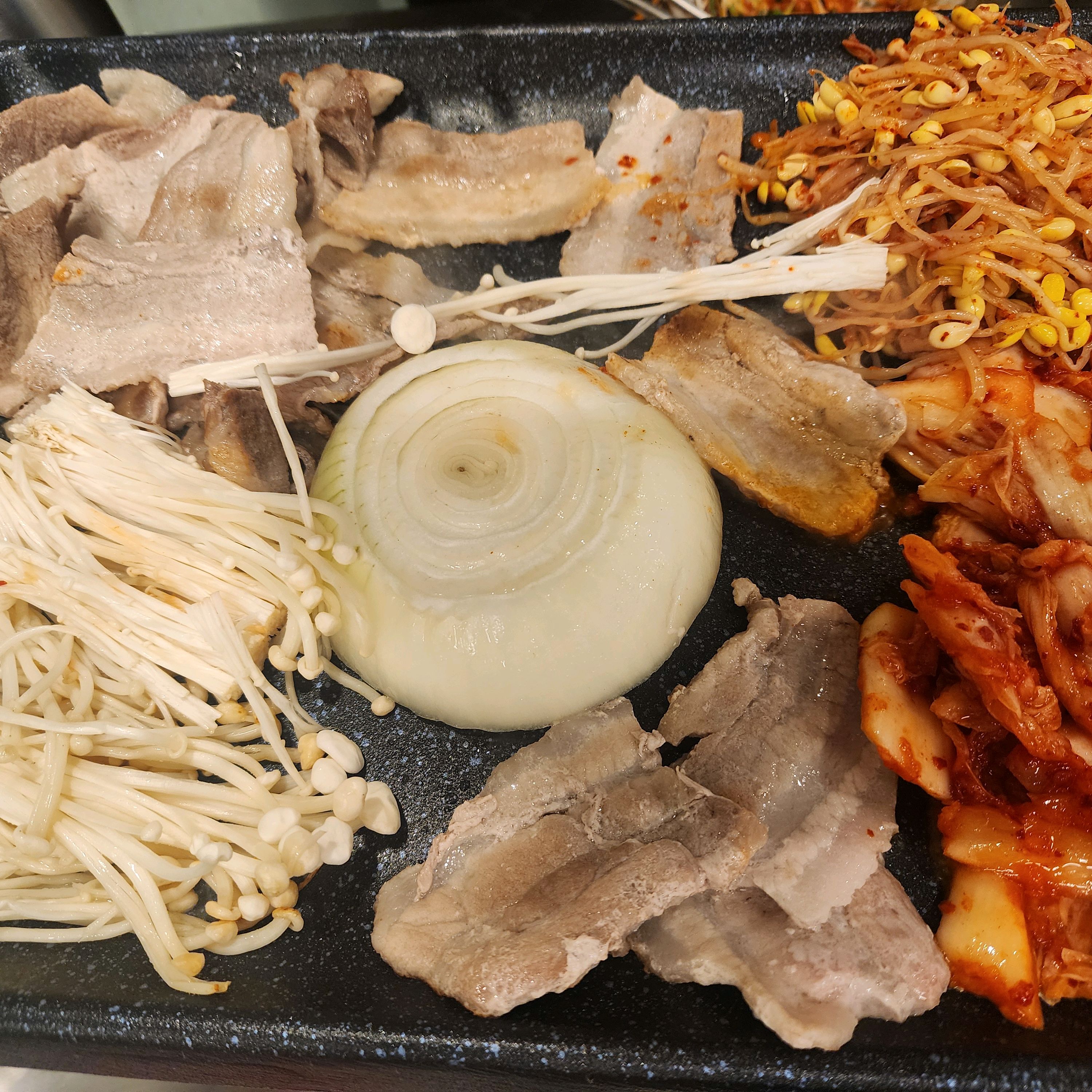 가격이 저렴한데 푸짐하고 좋아요. - 망원동 맛집 엉터리 무한대패 망원점