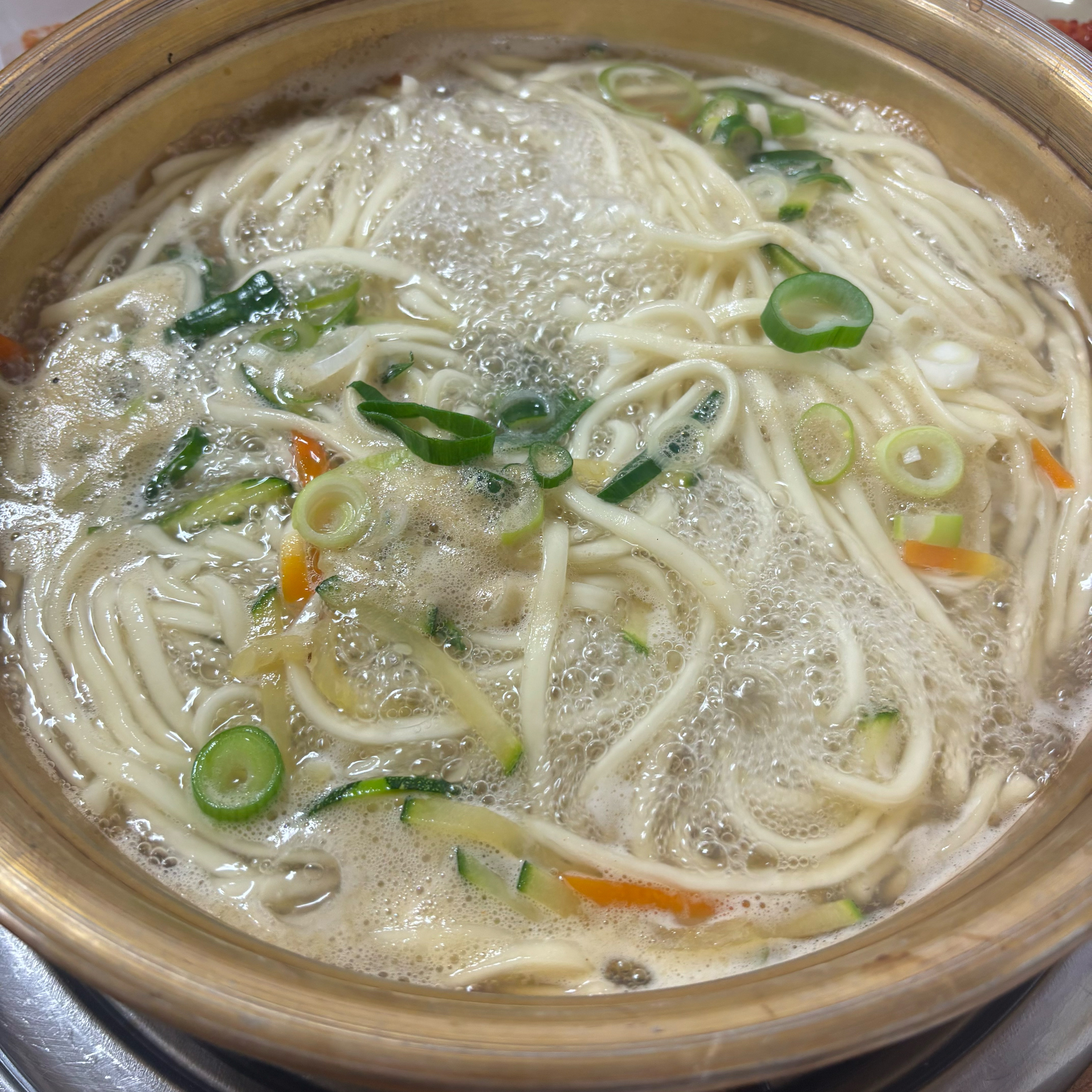 깔끔하고 맛있었어요 - 대전 맛집 대전 칼국수 족발 쭈꾸미볶음 본점