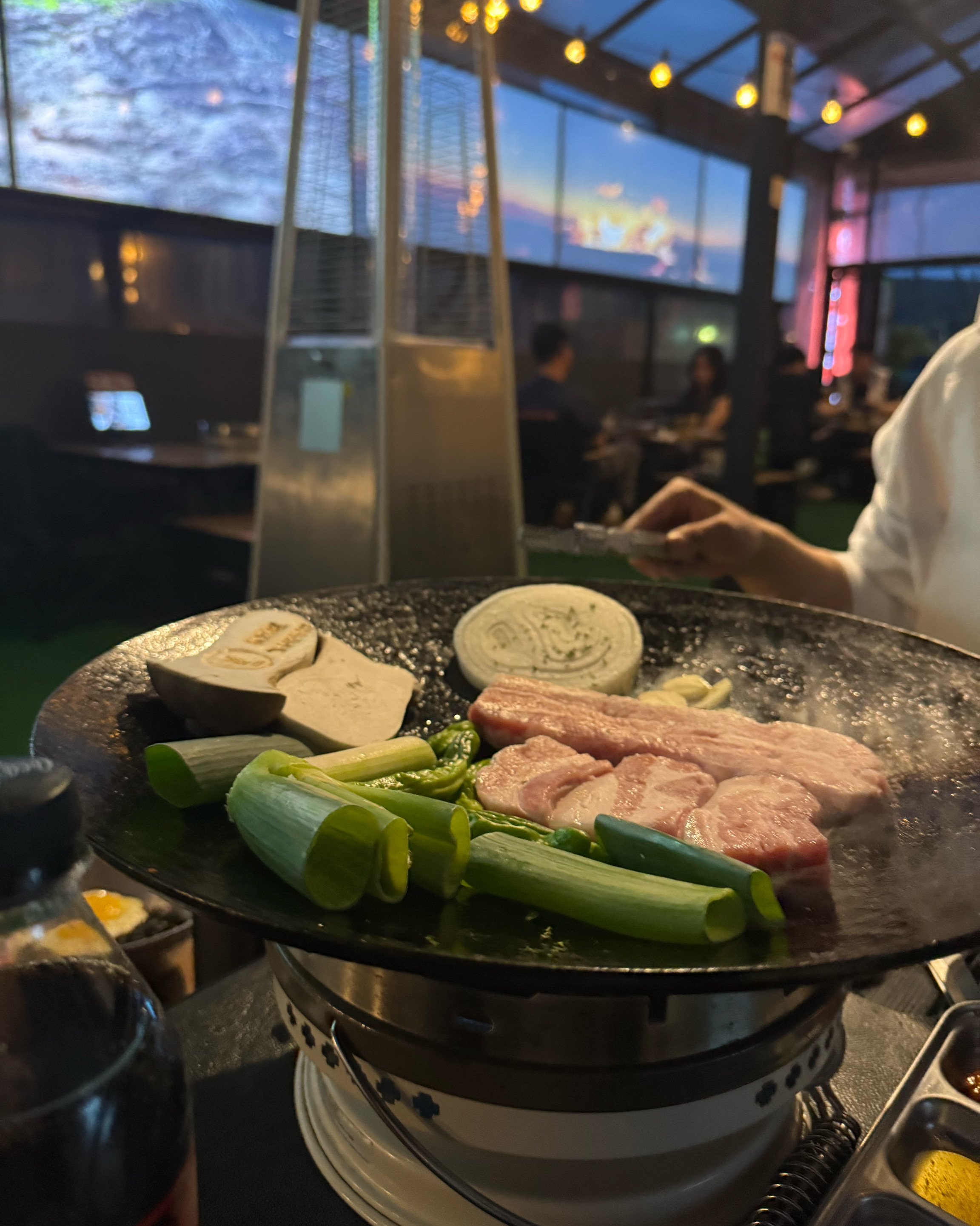 도심 속에서 캠핑 분위기를 제대로 느낄 수 있는 특별한 고깃집이었어요! - 인천 맛집 인천대공원 바베큐식당 인더캠핑