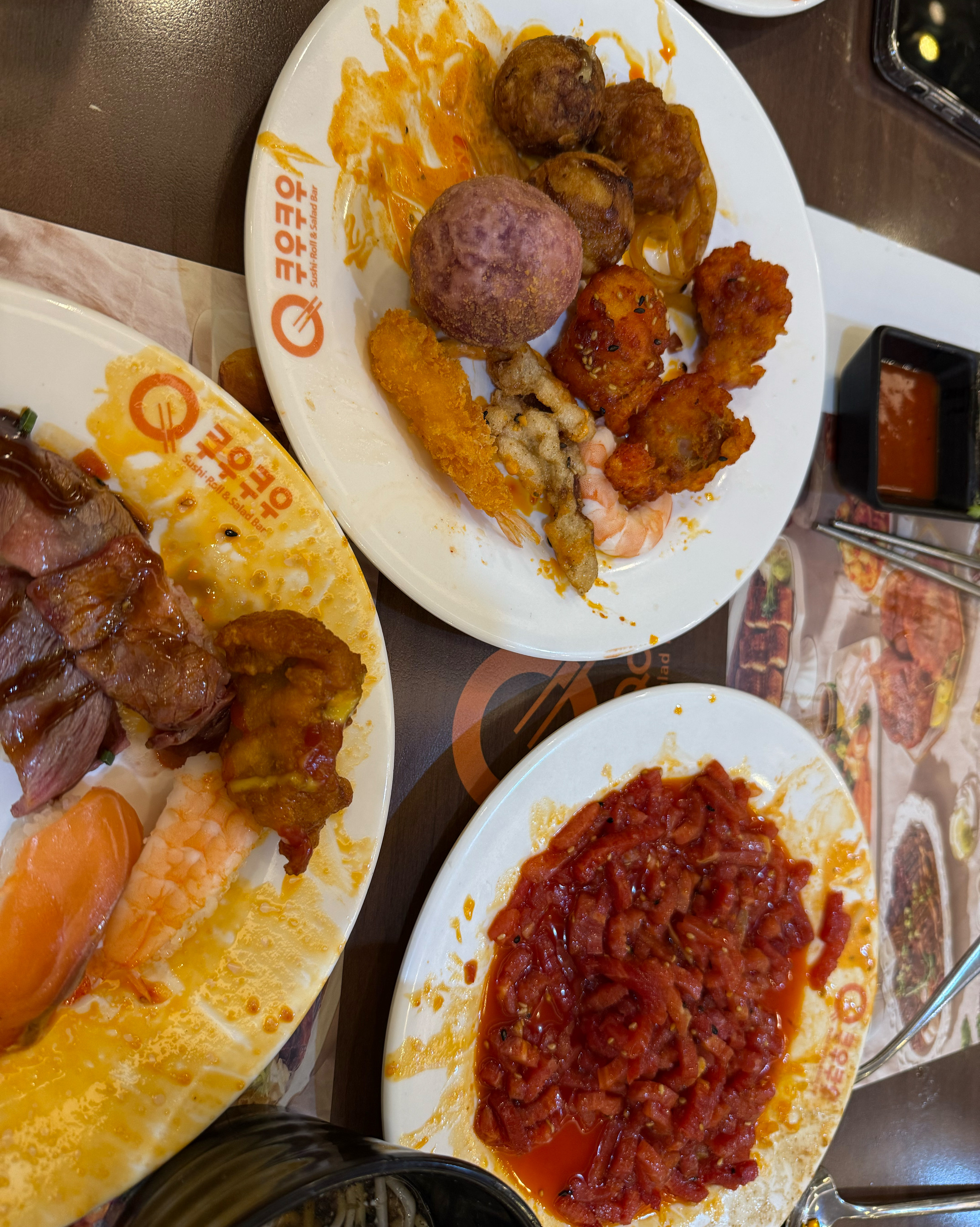 초밥먹고싶을 때마다 오는 곳이에요! 직원분들이 정말 친절하시고 메뉴도 다양해서ㅠ맛있게 잘