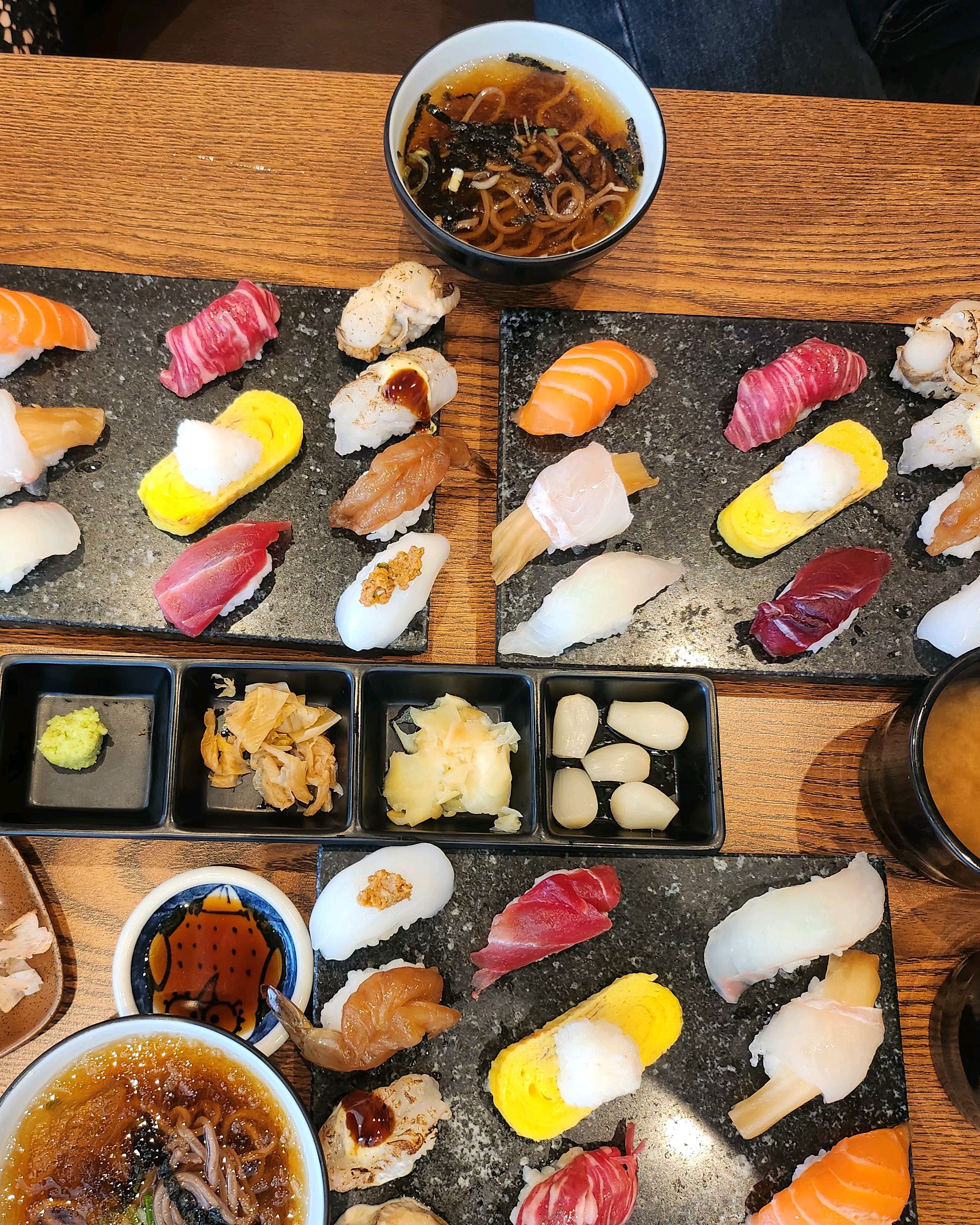 신부점방문 후 맛있어서 가까운곳으로 추천해서 왔어요. - 불당동 맛집 그집초밥 불당점