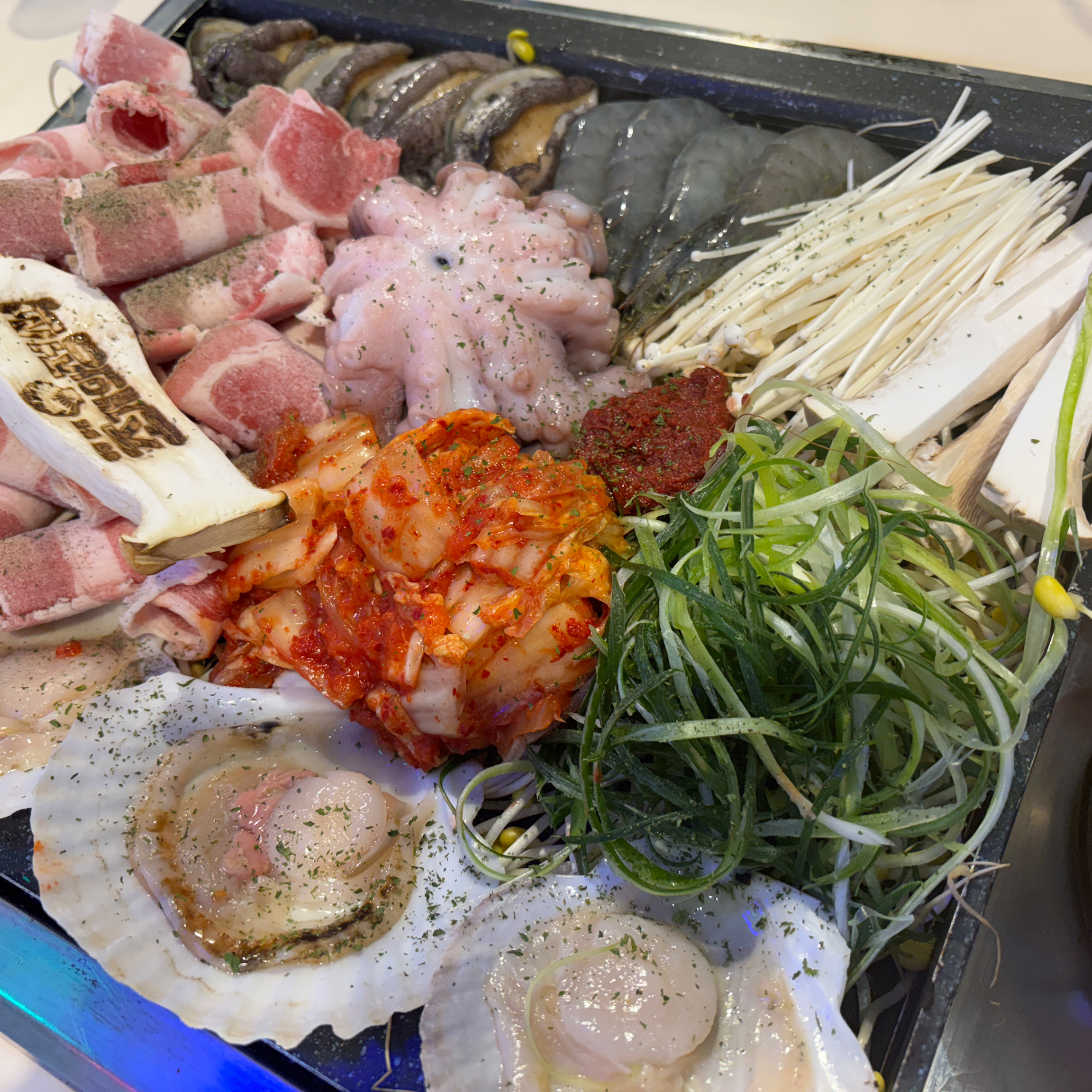 둘이서 먹었는데 양이 엄청 많아요 ㅎㅎ 직원분들도 다 친절하시고 분위기가 좋고 넓었습니다!