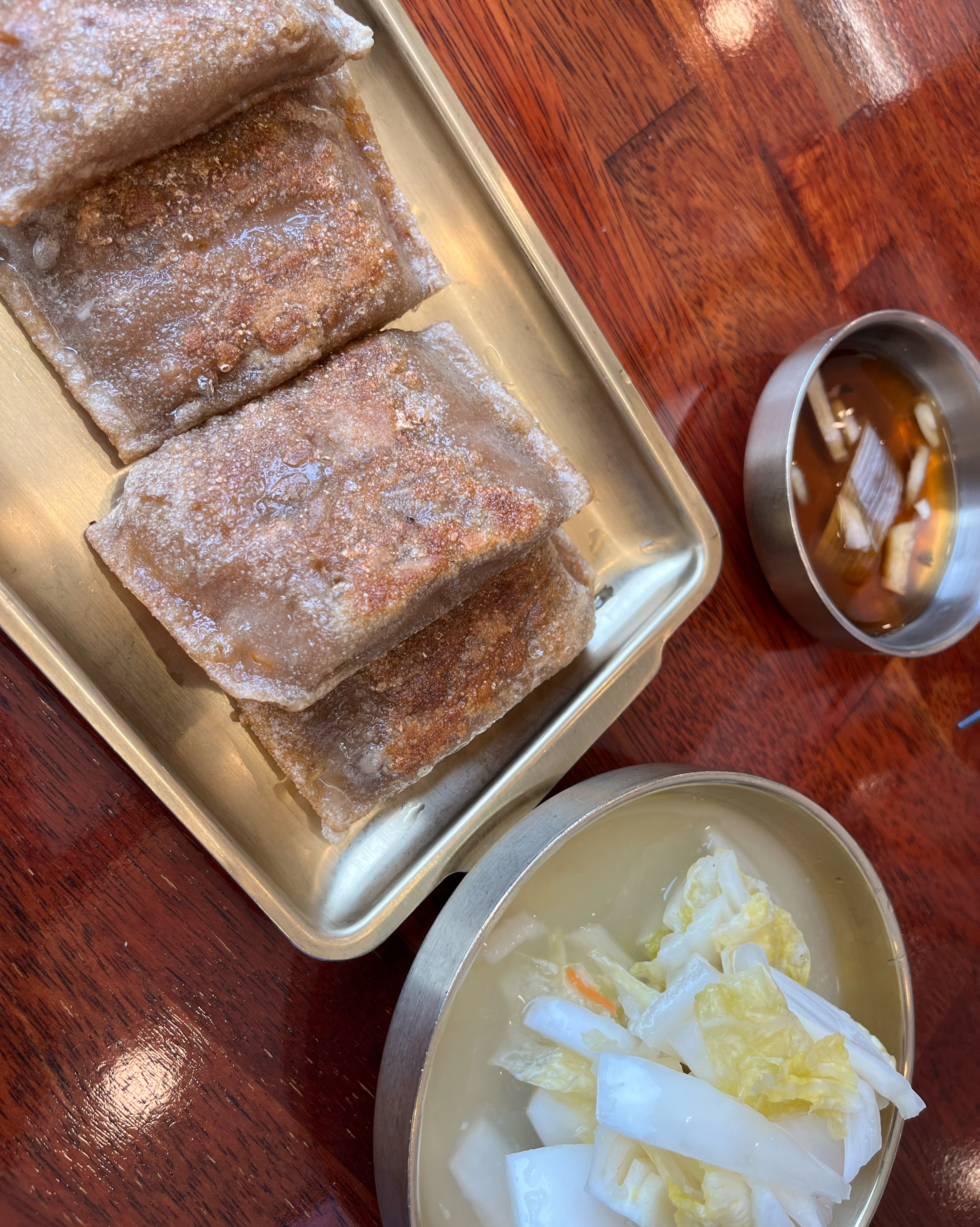 메밀전병, 메밀전, 비빔막국수, 들나물막국수, 들간장막국수 시켰어요! - 인천 맛집 서도막국수