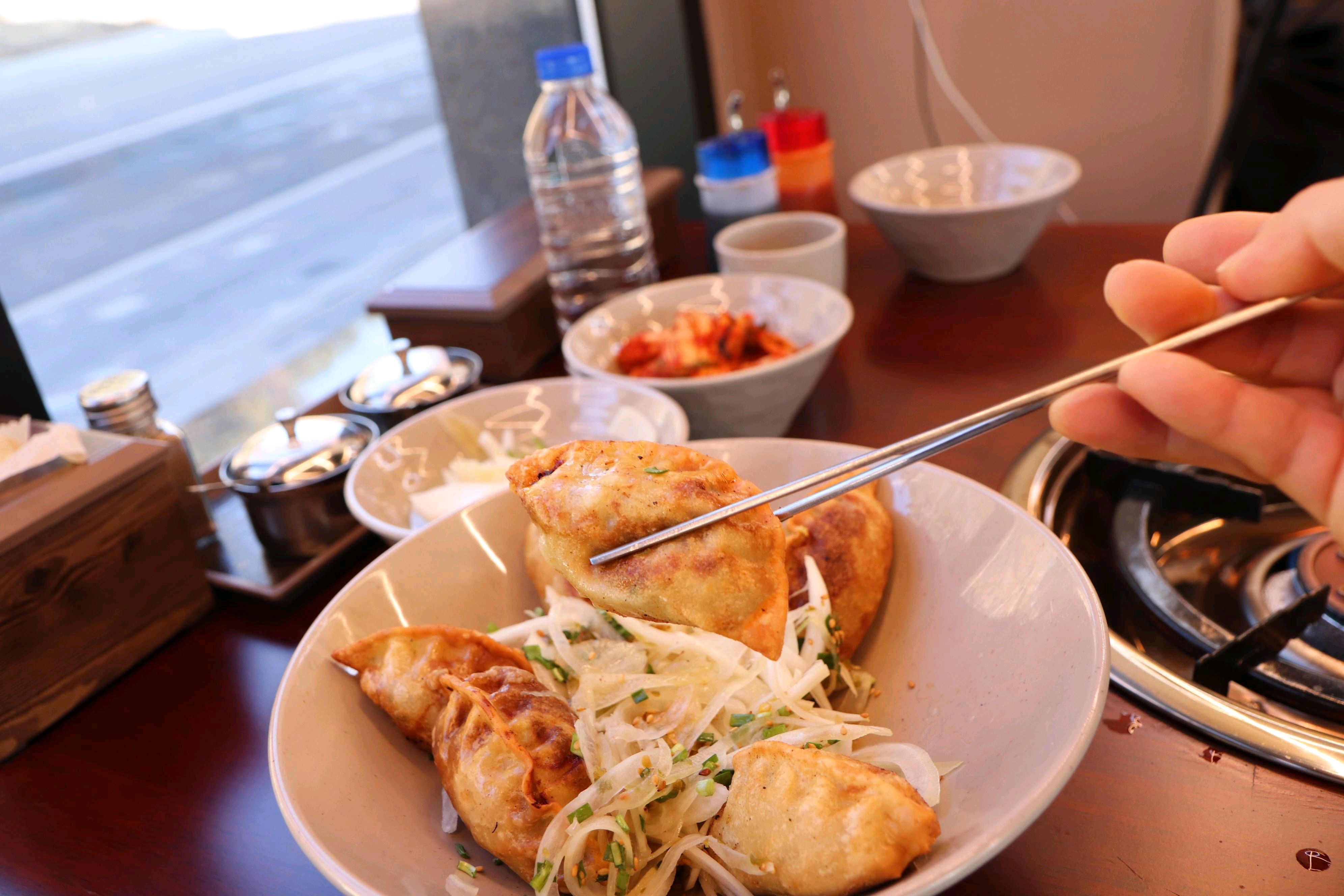 음식 좋고 서비스도 좋아요 직원분들이 친절하게 응대해주셔서 기분 좋게 식사했어요 또 오고 