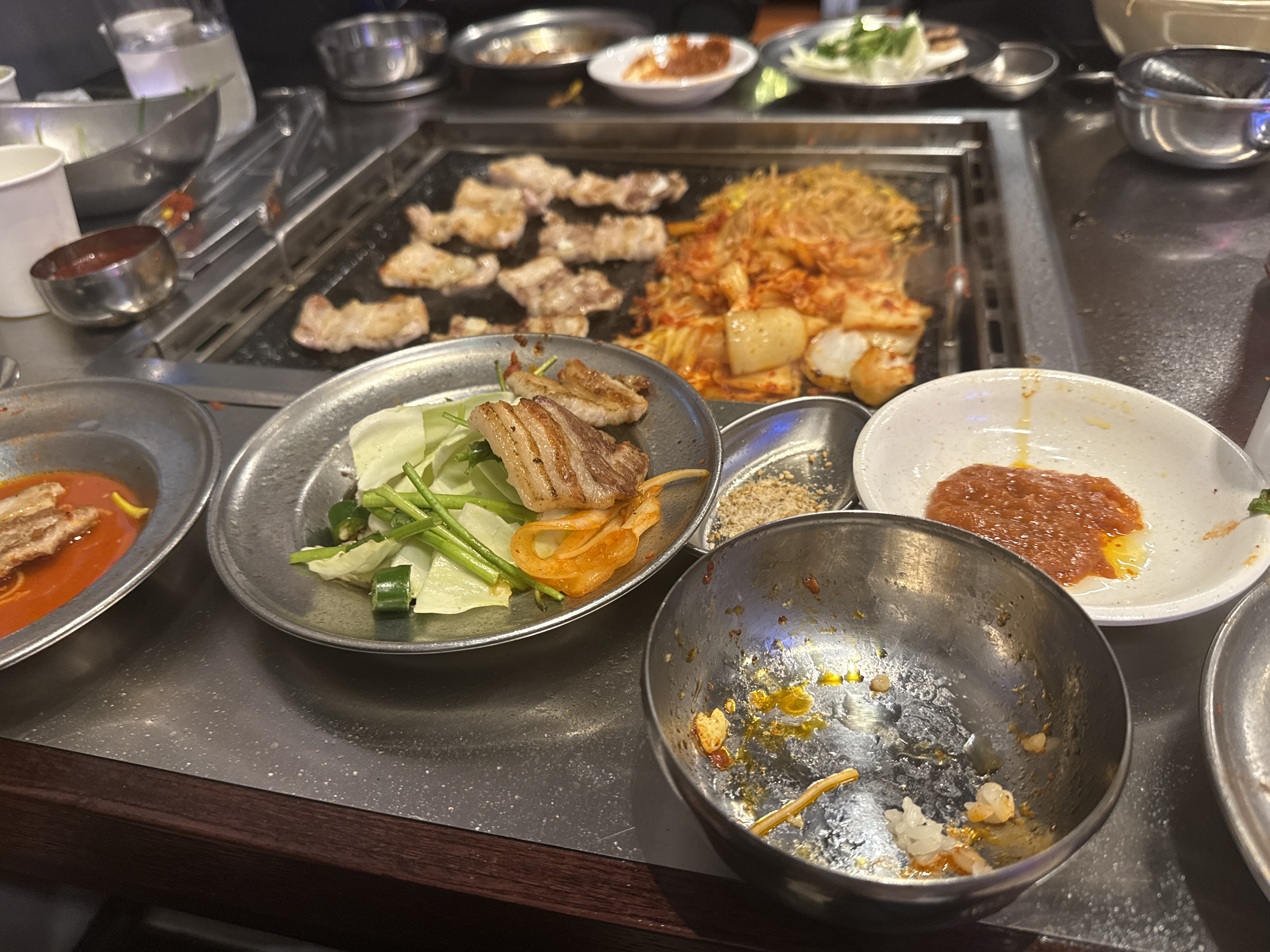 사장님 서비스도 팍팍 주시고 친절하세요 고기 맛도 폼 미침요 맛있어서 죽습니다 증말로~ - 불당동 맛집 민돈사 본점
