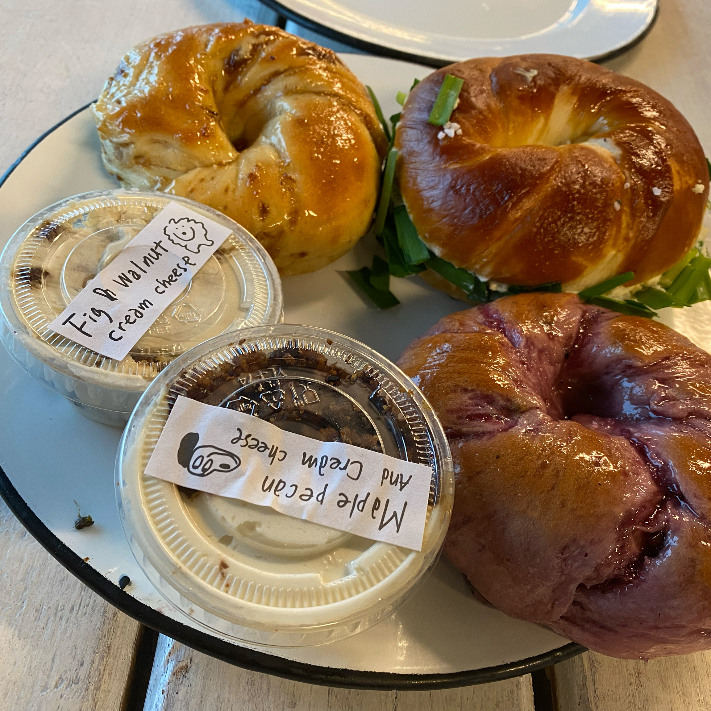 베이글이 쫀뜩하고 속이 촉촉해요 - 제주도 맛집 런던베이글뮤지엄 제주점