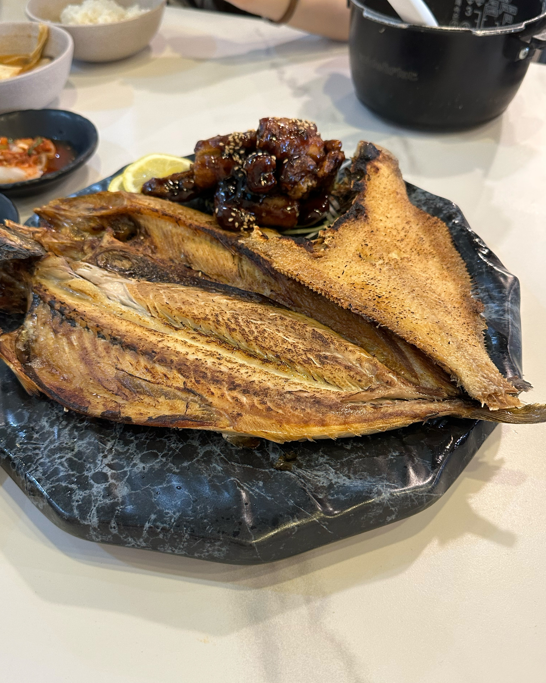 처음 방문 해봤는데 깔끔하고 음식도 다 맛있어요! 부모님 모시고 방문하면 좋을 것 같습니다