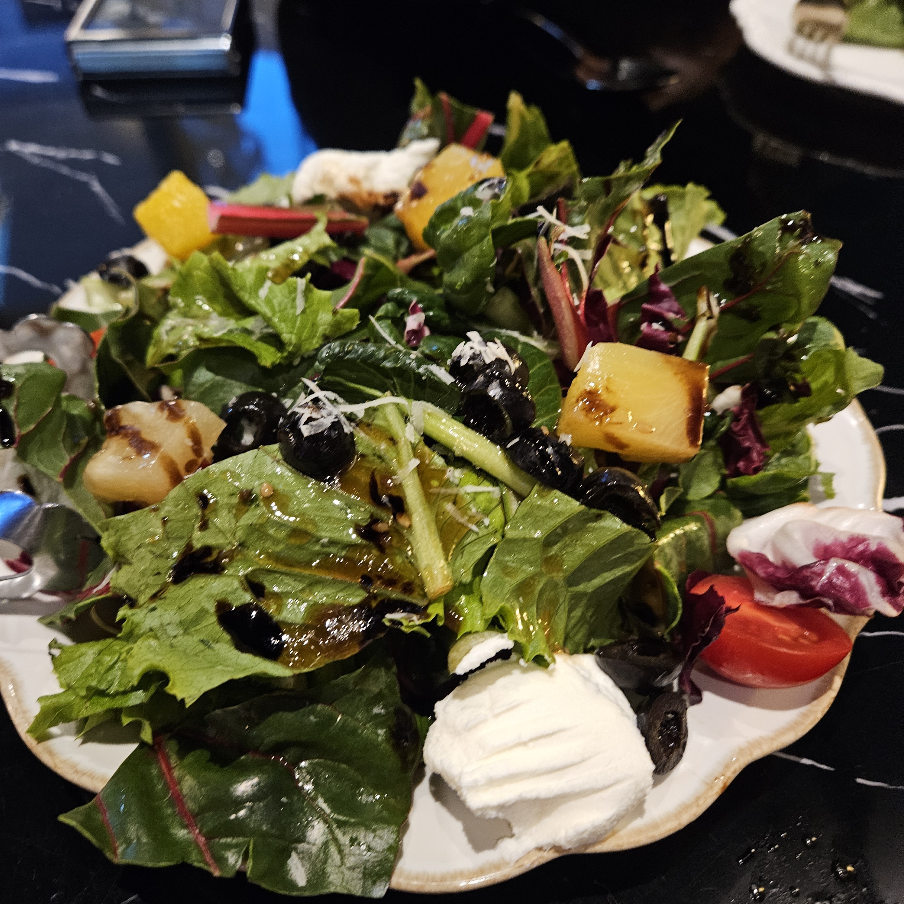 딸이 어버이날 기념으로 데려와줘서 와봤는데 - 불당동 맛집 컴히얼 천안불당점