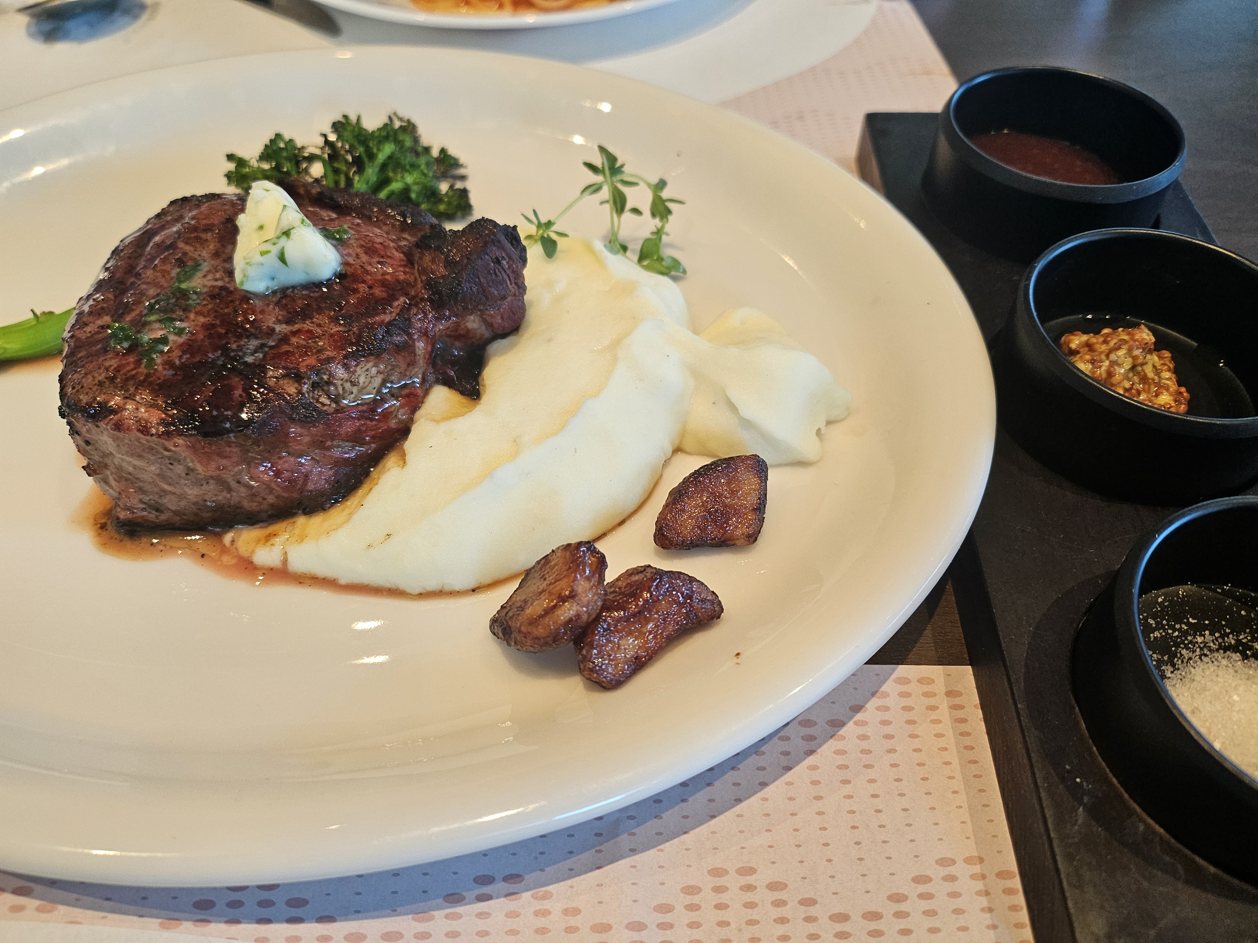 어버이날 가족모임으로 식사하였습니다 - 부전동 맛집 빕스 부산서면점