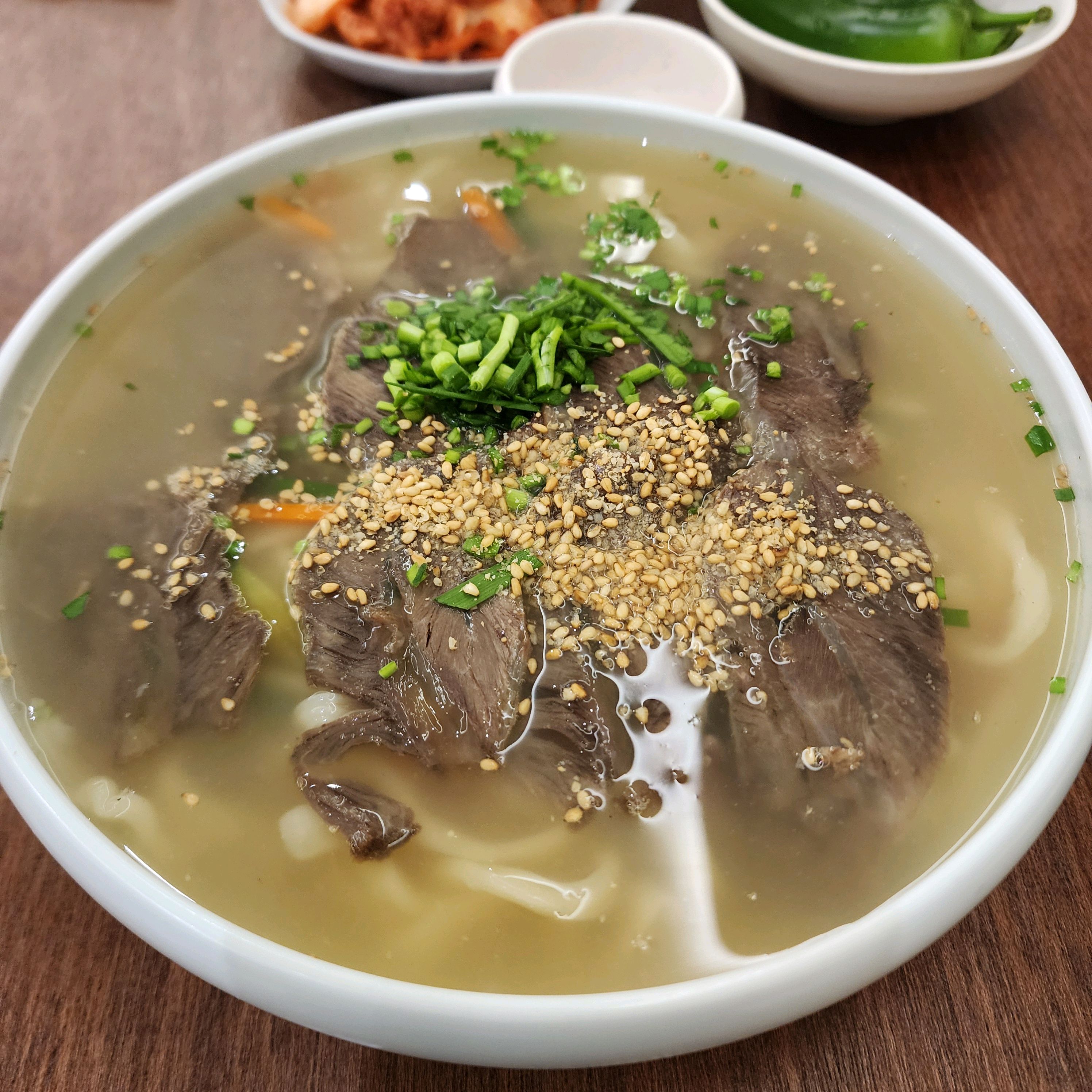 고기칼국수에서 면 대신 밥을 넣은 고기곰탕도 맛있어요. 추천!! 👍 - 불당동 맛집 모락국수 신불당점