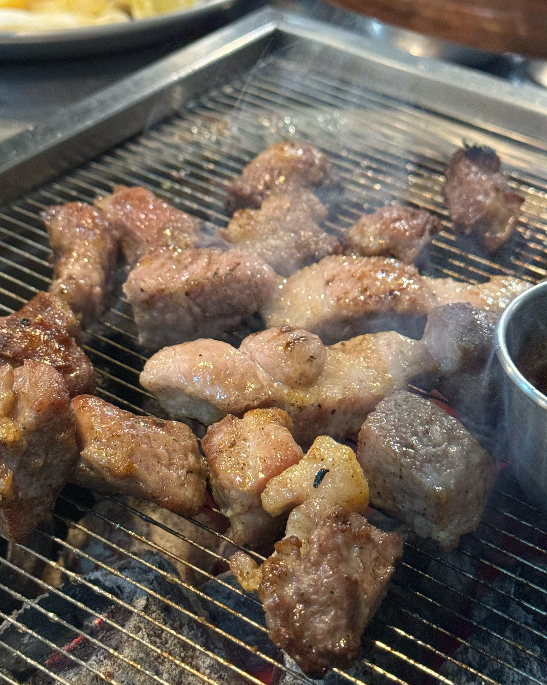 갈매기살도 맛있고 반찬도 - 대구 맛집 유창숯불