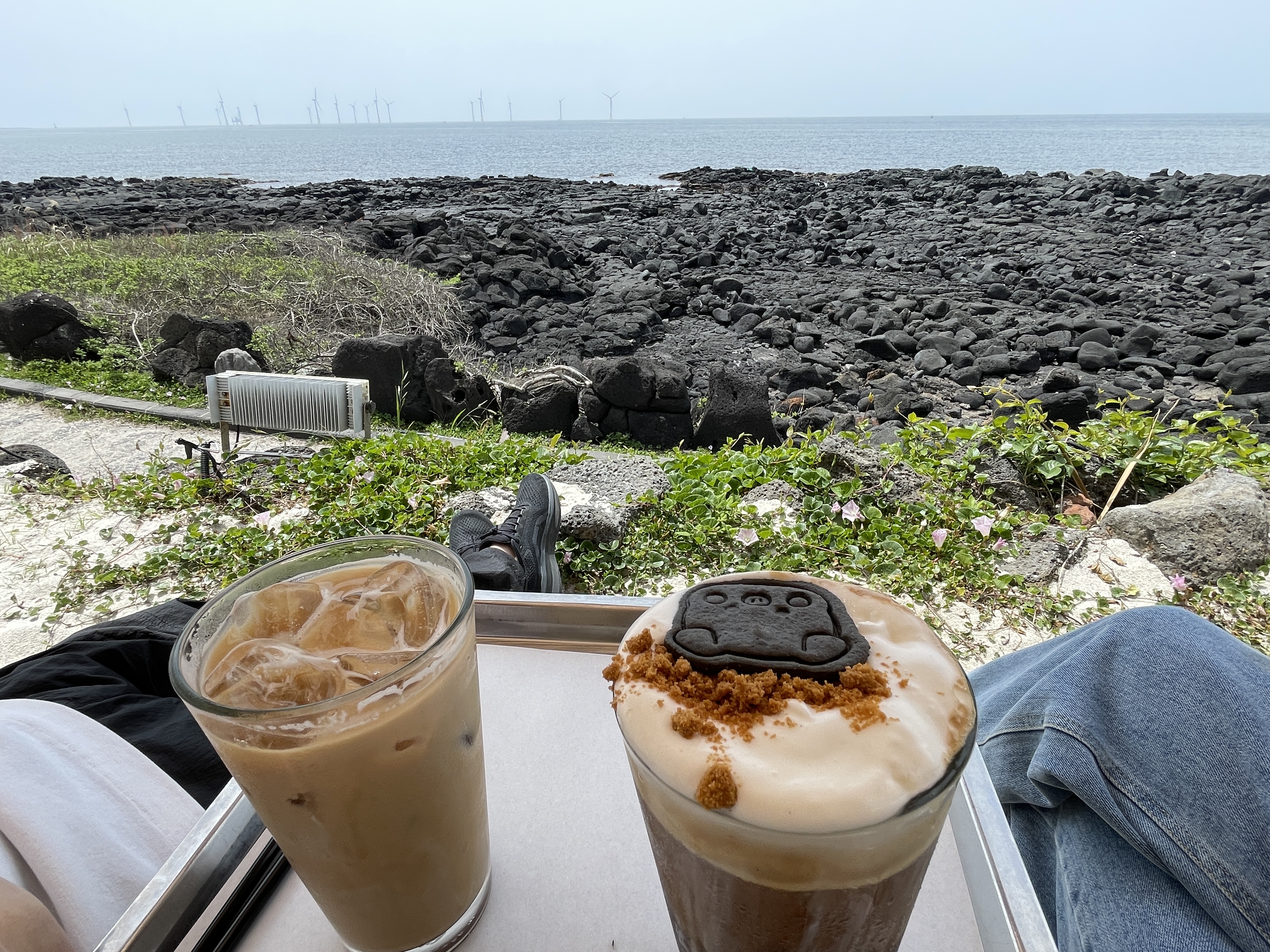야외좌석에 앉으니 뷰가 너무 좋아요~ - 제주 맛집 하이엔드제주