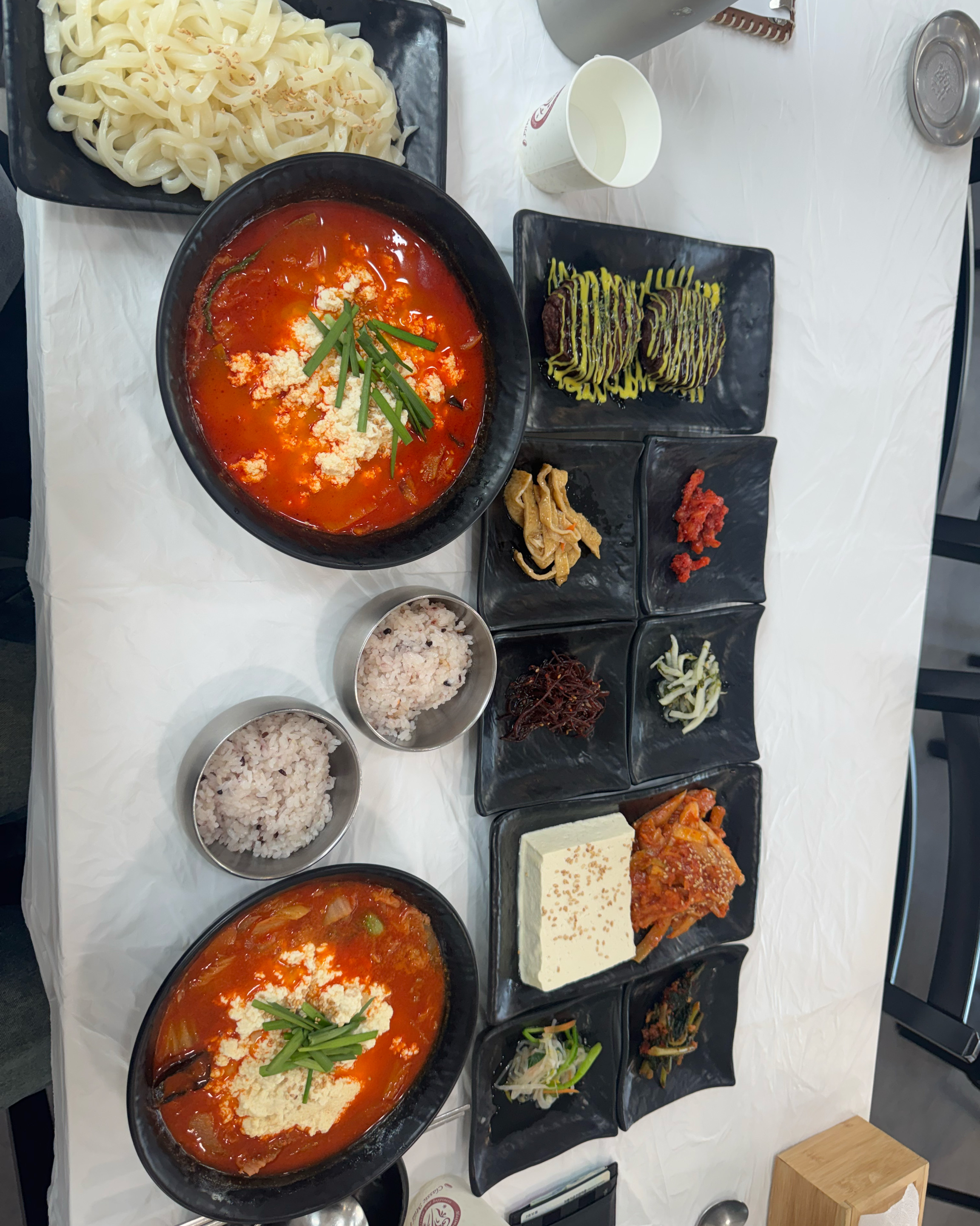 기본반찬도 너무 맛있고 짬뽕순두부 너무 맛있어요 !! - 아바이마을 맛집 강릉초당골짬뽕순두부 속초점