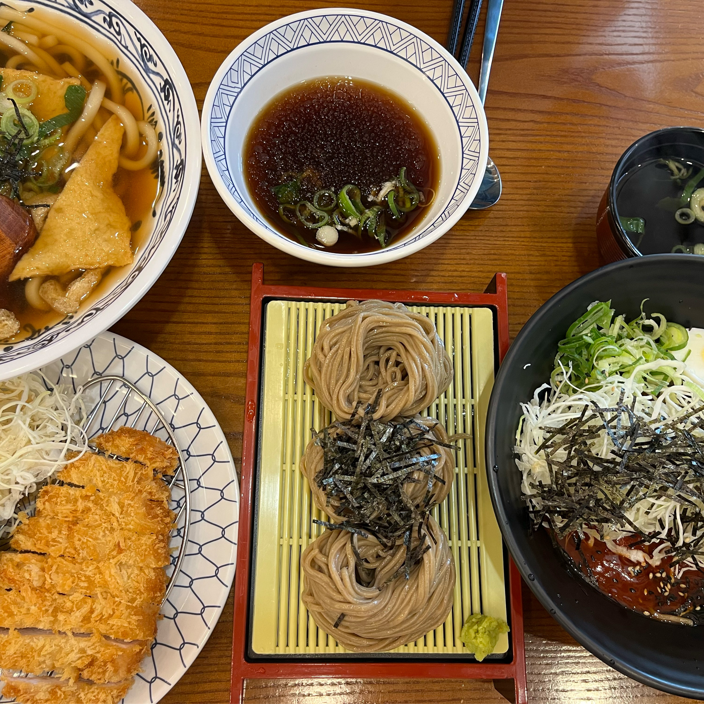 우동국물도 안짜고 자가제면이라 쫄깃탱글해요, - 성북동 맛집 삼동소바 성북동점