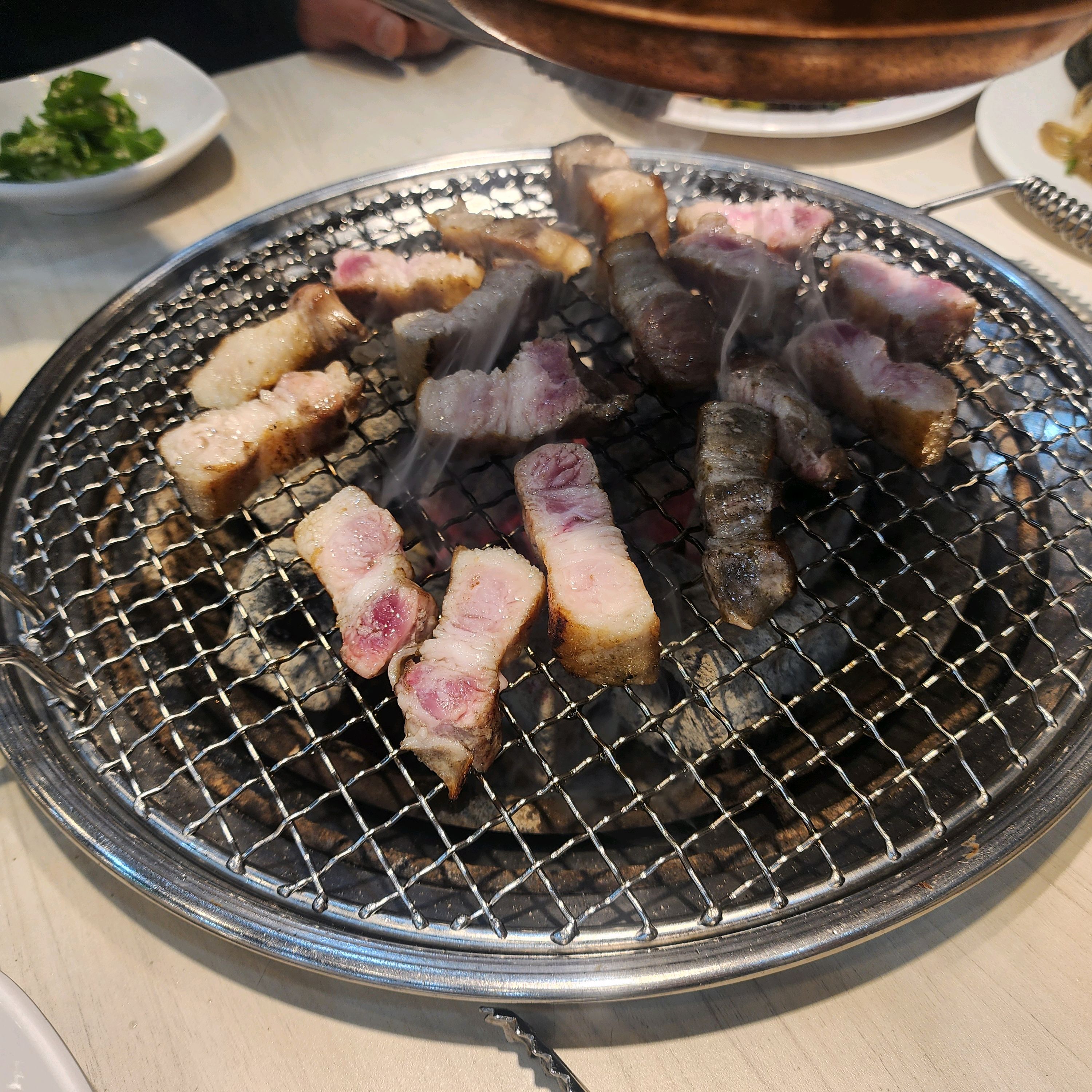 매장이 넓고 깔끔해서 자주방문하고있어요~~ - 신도림 맛집 명륜진사갈비 서울도림점