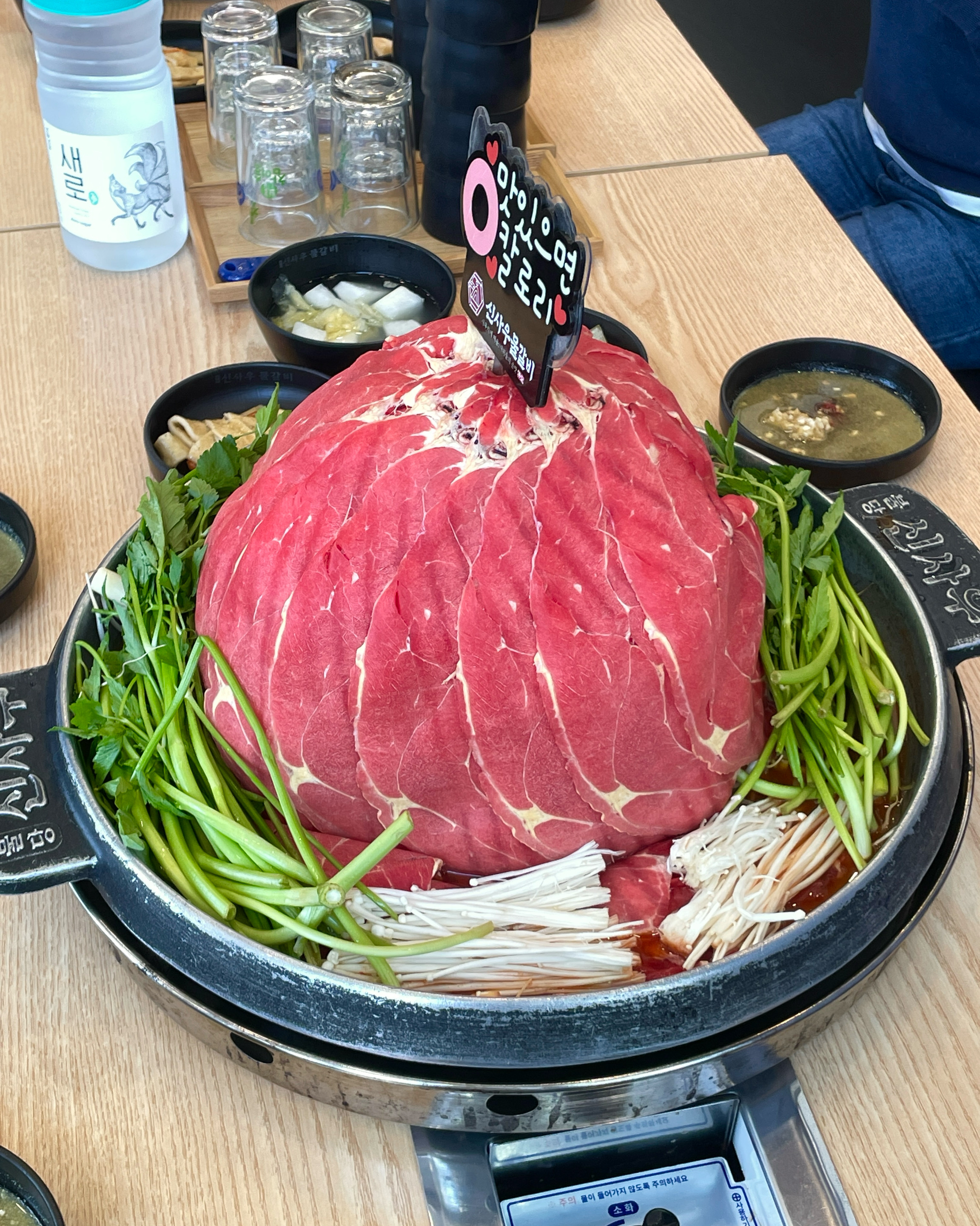 비주얼부터 짱입니다 :) 매장도 넓고 양도 많아서 단체로 오기 좋아요! 볶음밥 필수니까 꼭