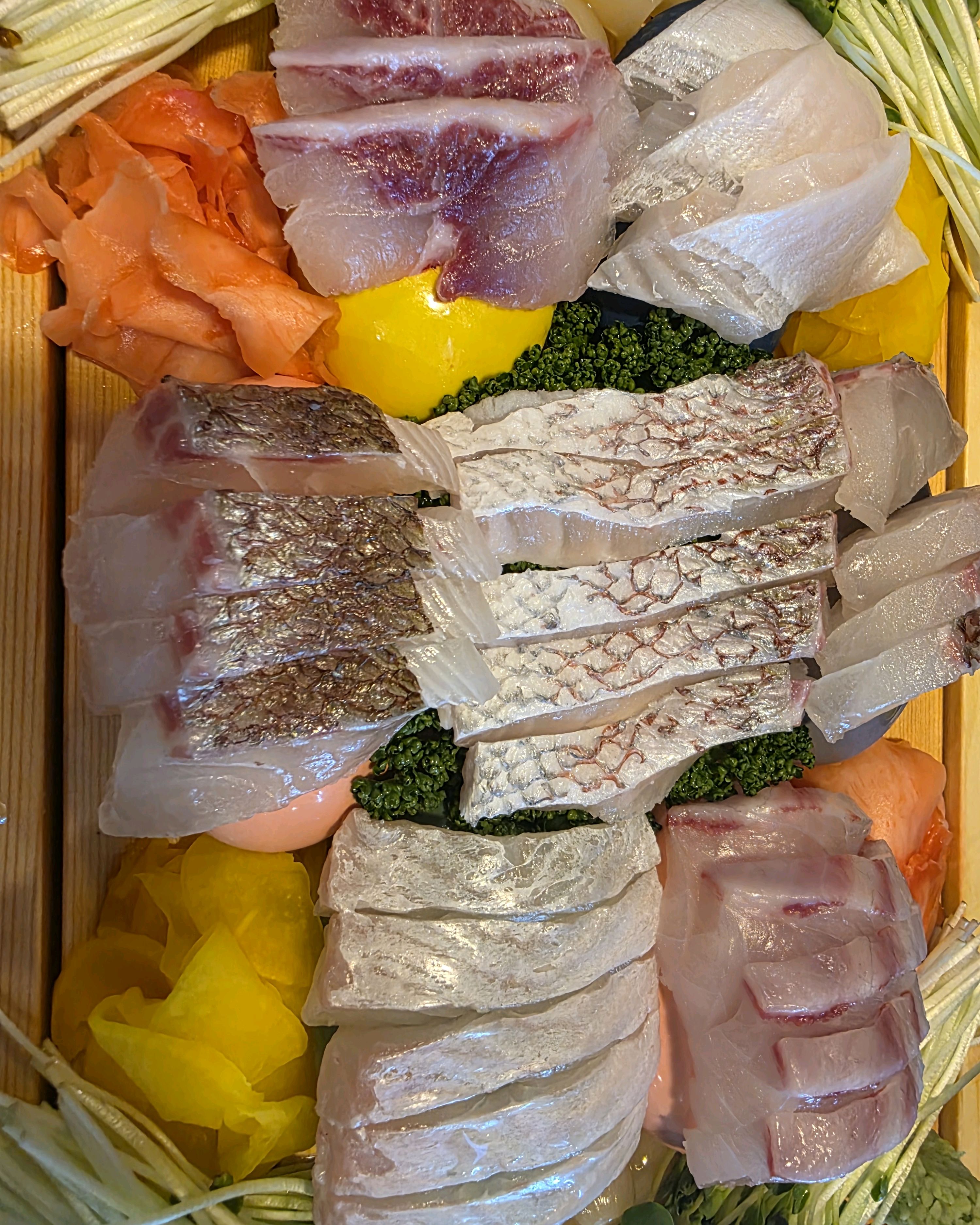 음식이 너무맛있어요 제가 회를 선호하지않는데도 숙성이 잘되어 비린맛도없이 식감도 좋고 최고