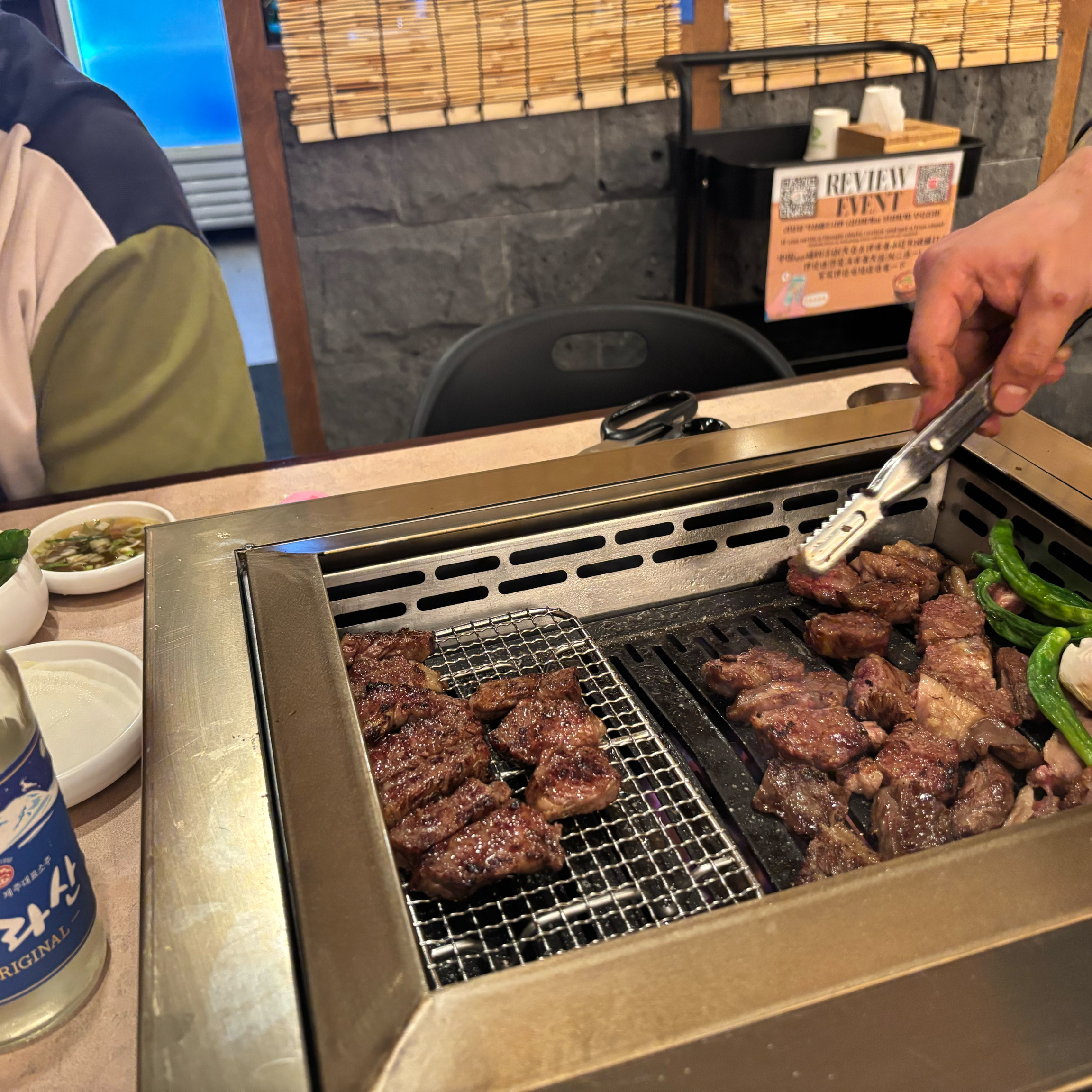친절하고 맛있어요! - 제주 맛집 화수목보리짚불구이 연동점
