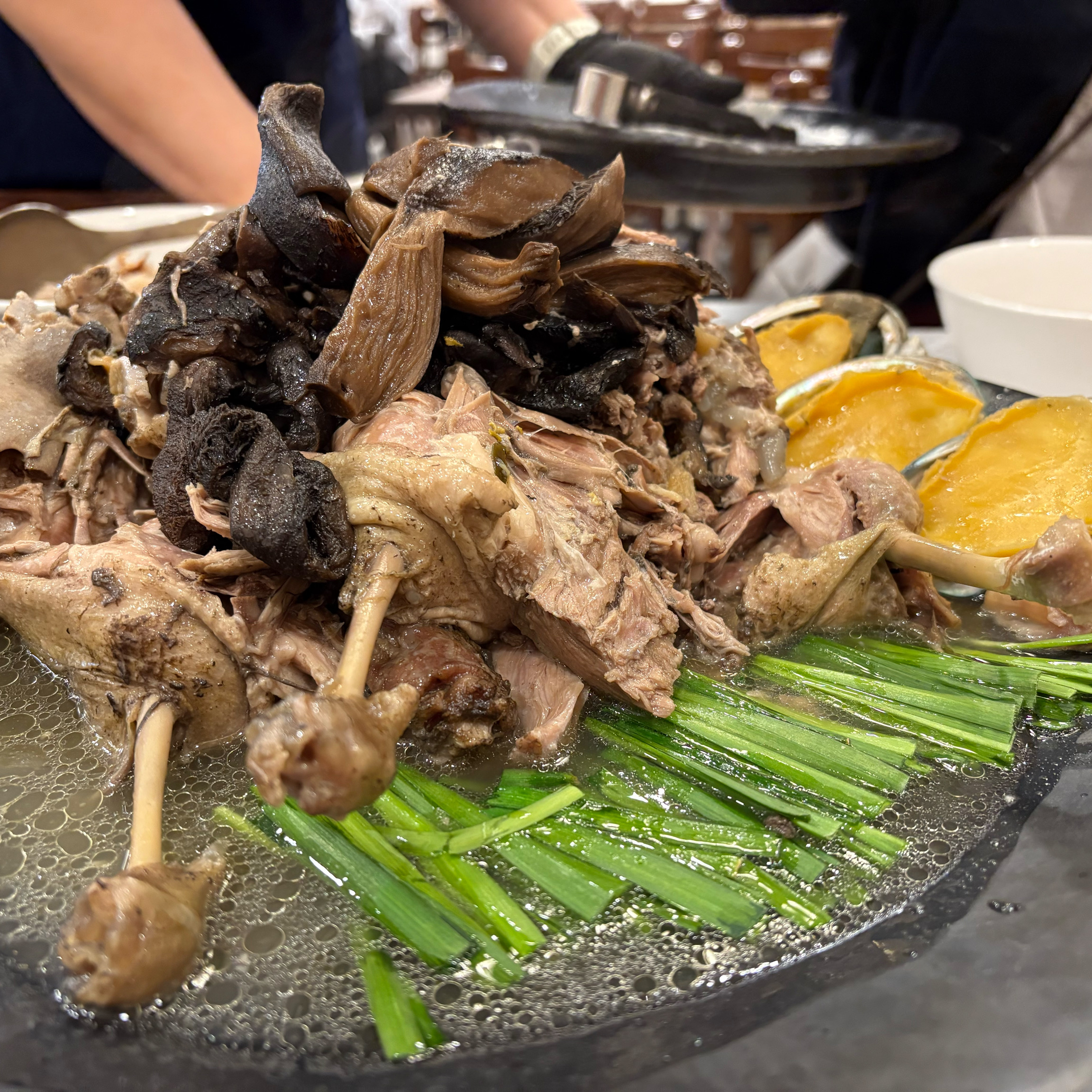 어버이날 식사 했는데 부모님도 잘 드시고 아이들도 잘 먹었어요! - 대구 맛집 성서 제1능이버섯 능이백숙
