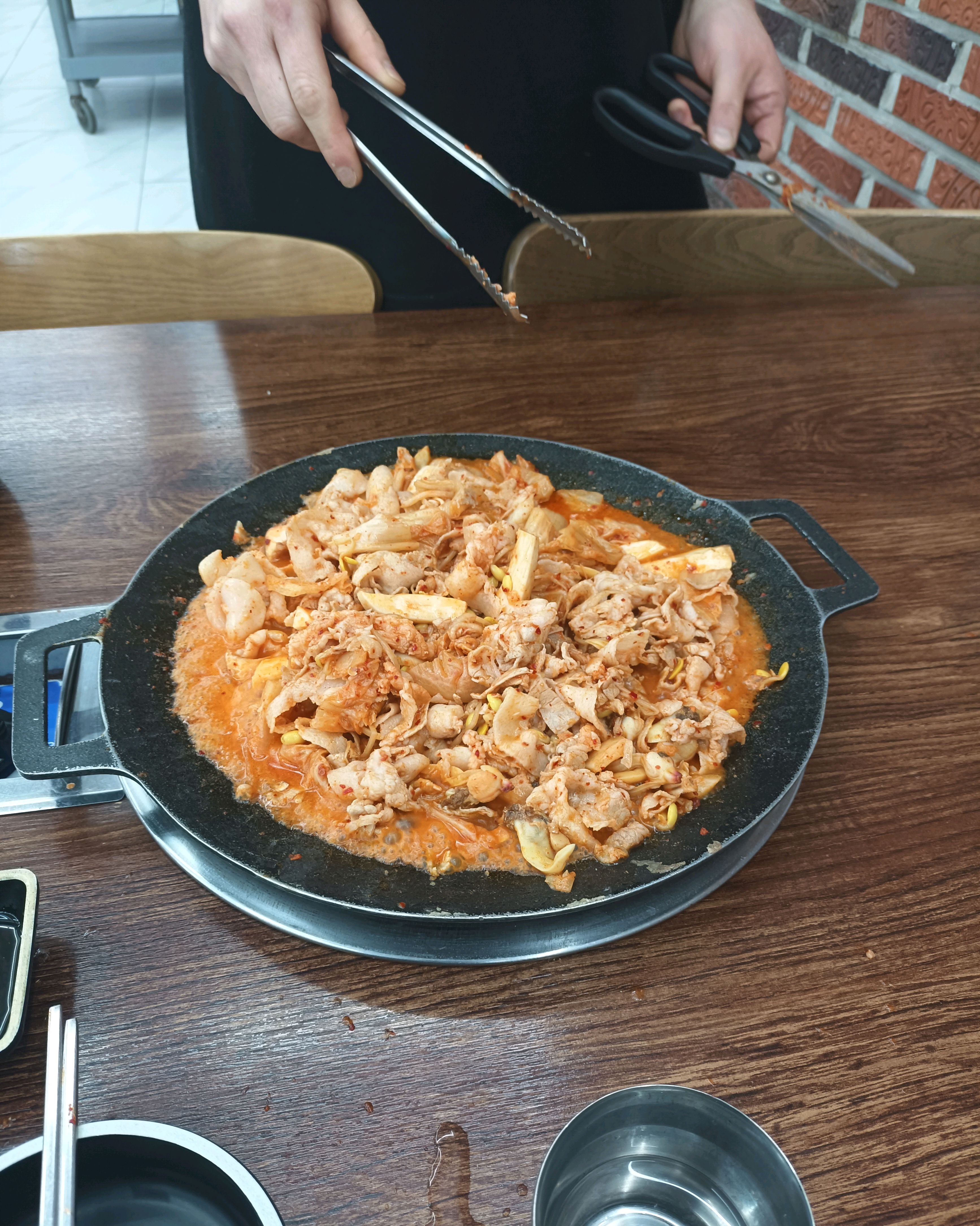 멸치철이라 왔다가 삼색식당 우연히 보게되어 왔는데 탁월한 선택이였습니다 - 부산기장 삼색식당 기장 본점