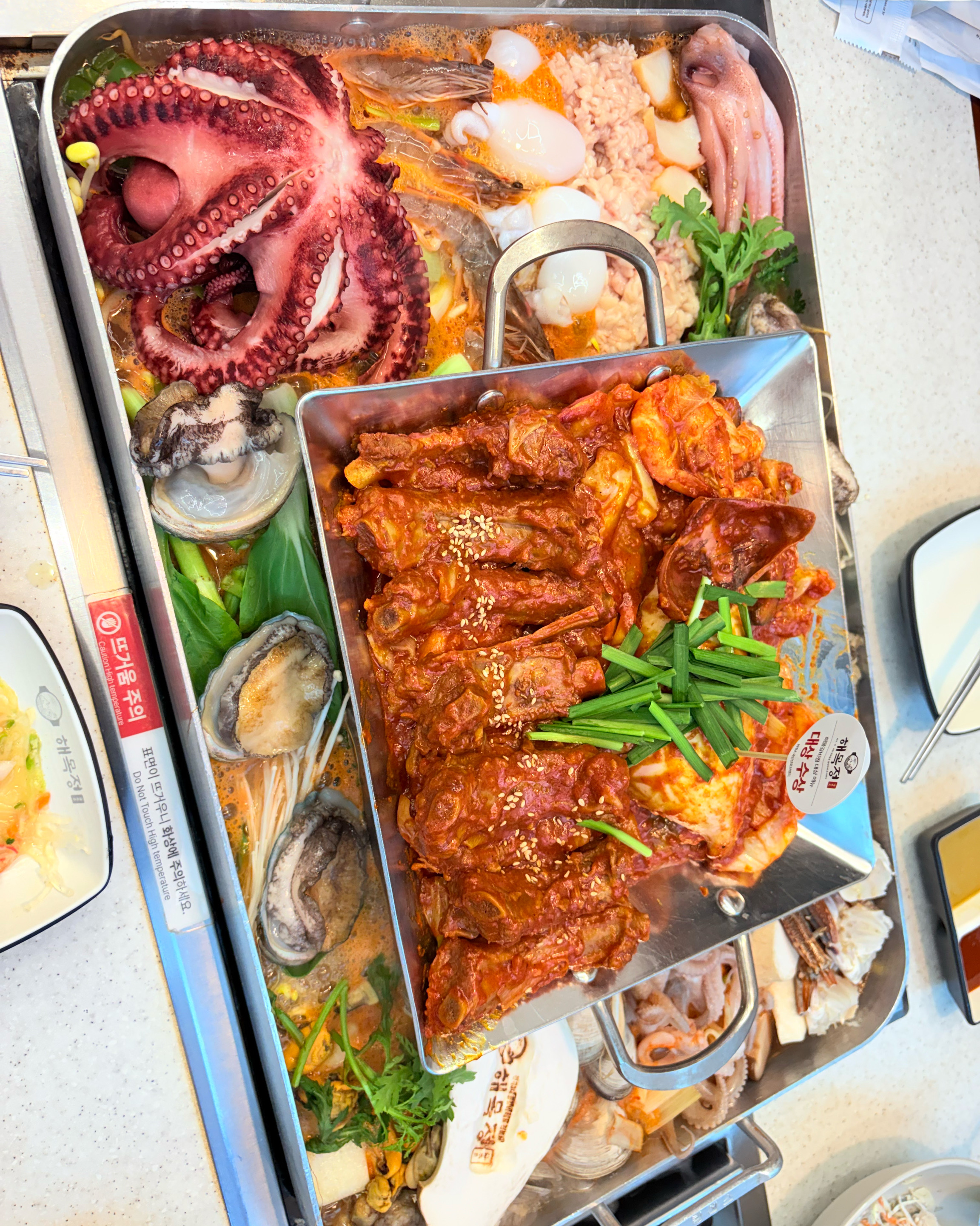 깨끗하고 맛있었습니다😊 해물도 신선하고 통통해서 씹는 맛도 좋고 넉넉하게 올려주셔서 맛잇게