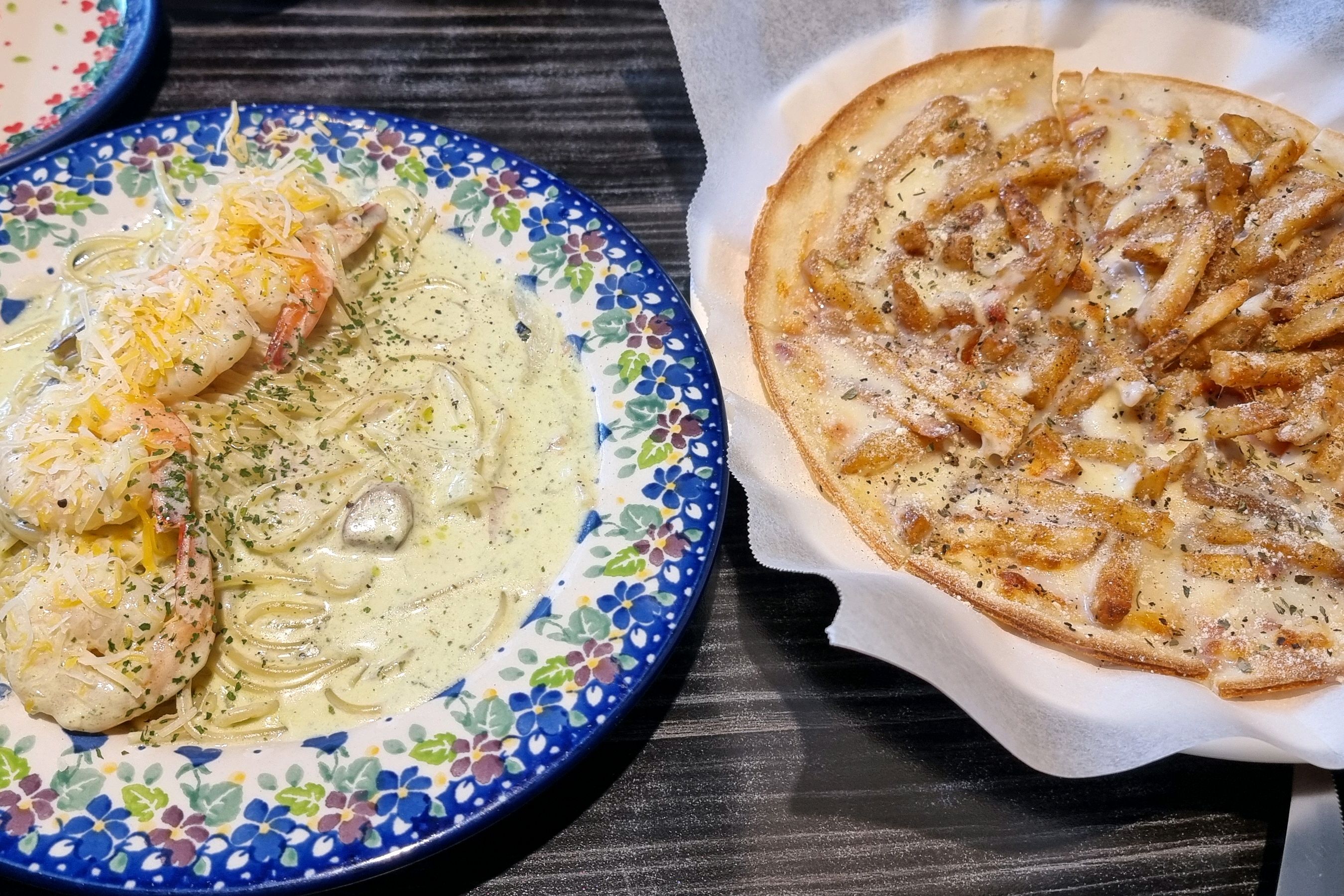 너무 맛있어요!! 특히 포테이토피자가 달짝지근하니 진짜 맛있어요!!! - 대전 맛집 씨멘트 궁동충남대점
