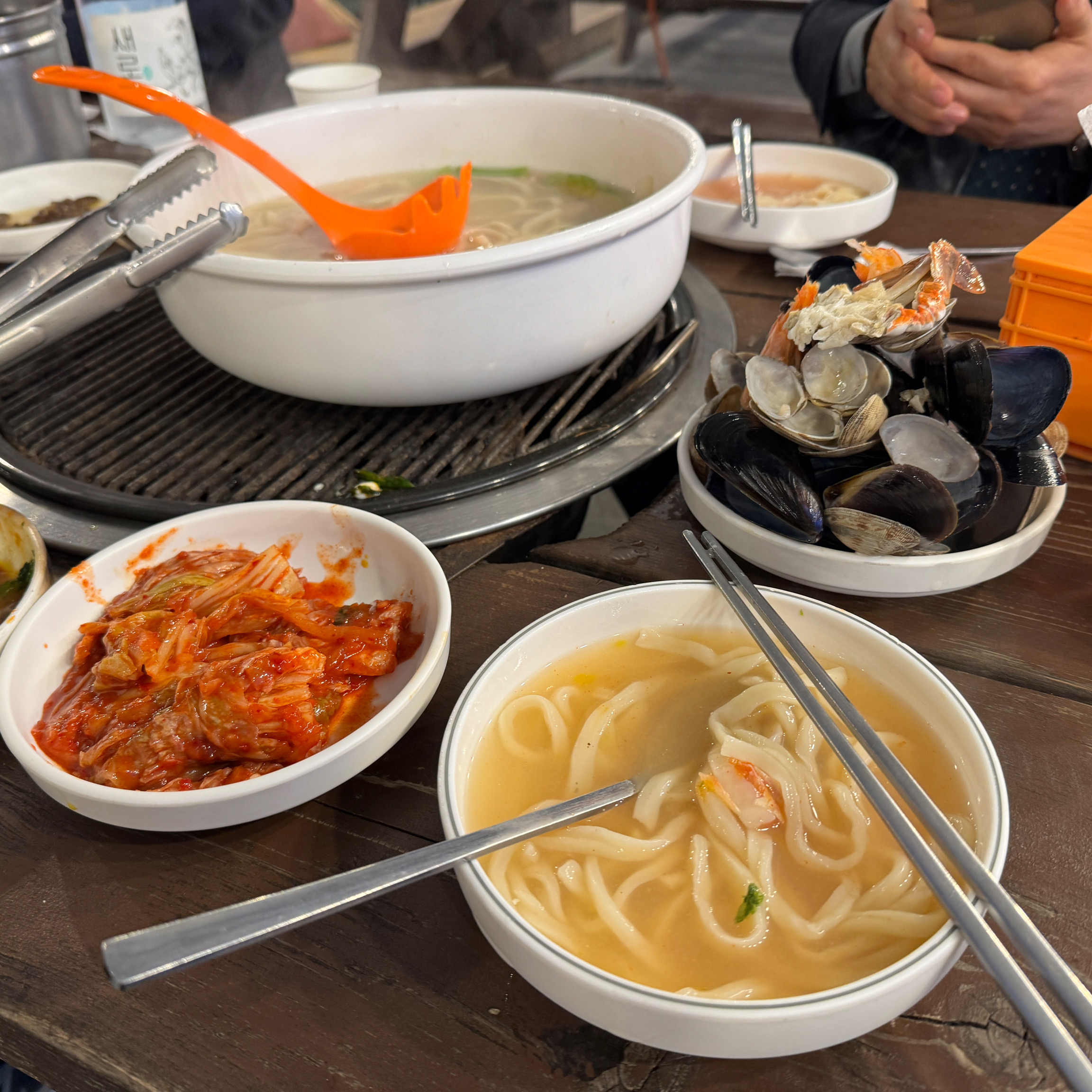 바다보면서 먹는 칼국수 너무 낭만있고 맛있네여 - 인천 맛집 마시안 어부집