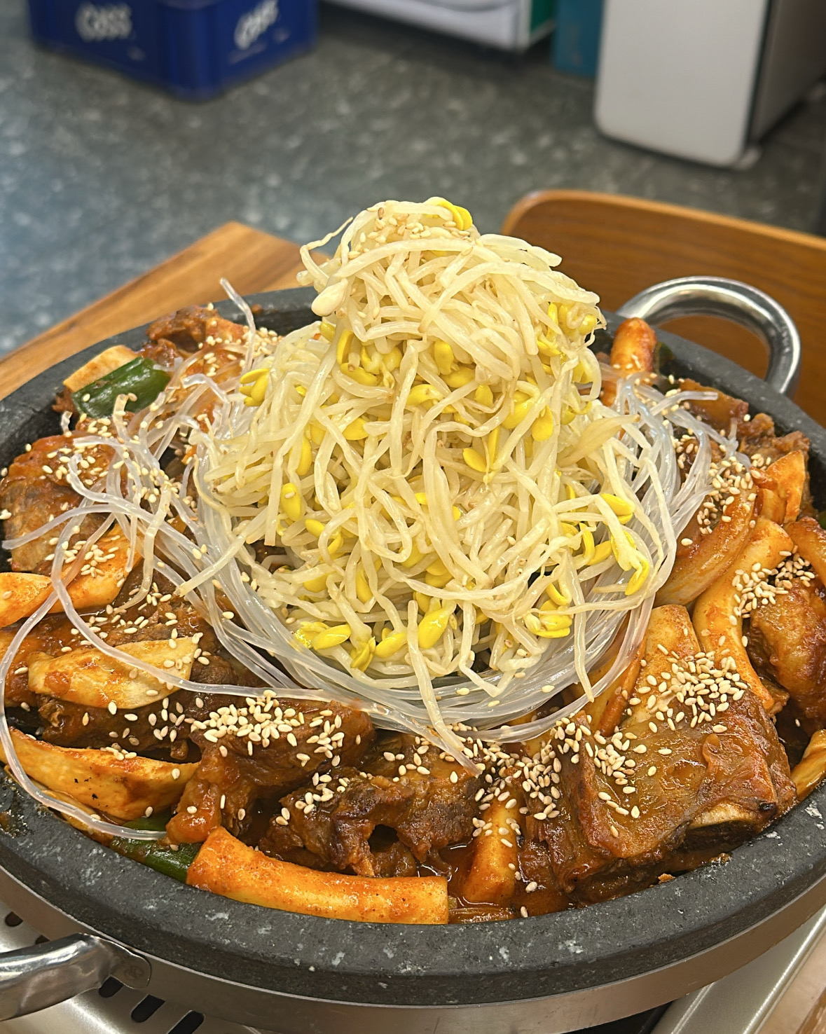 양 많고 고기 질기지 않고 고기에 양념이 잘 베어 있어서 너무 맛있어요! 전부터 와보고싶었