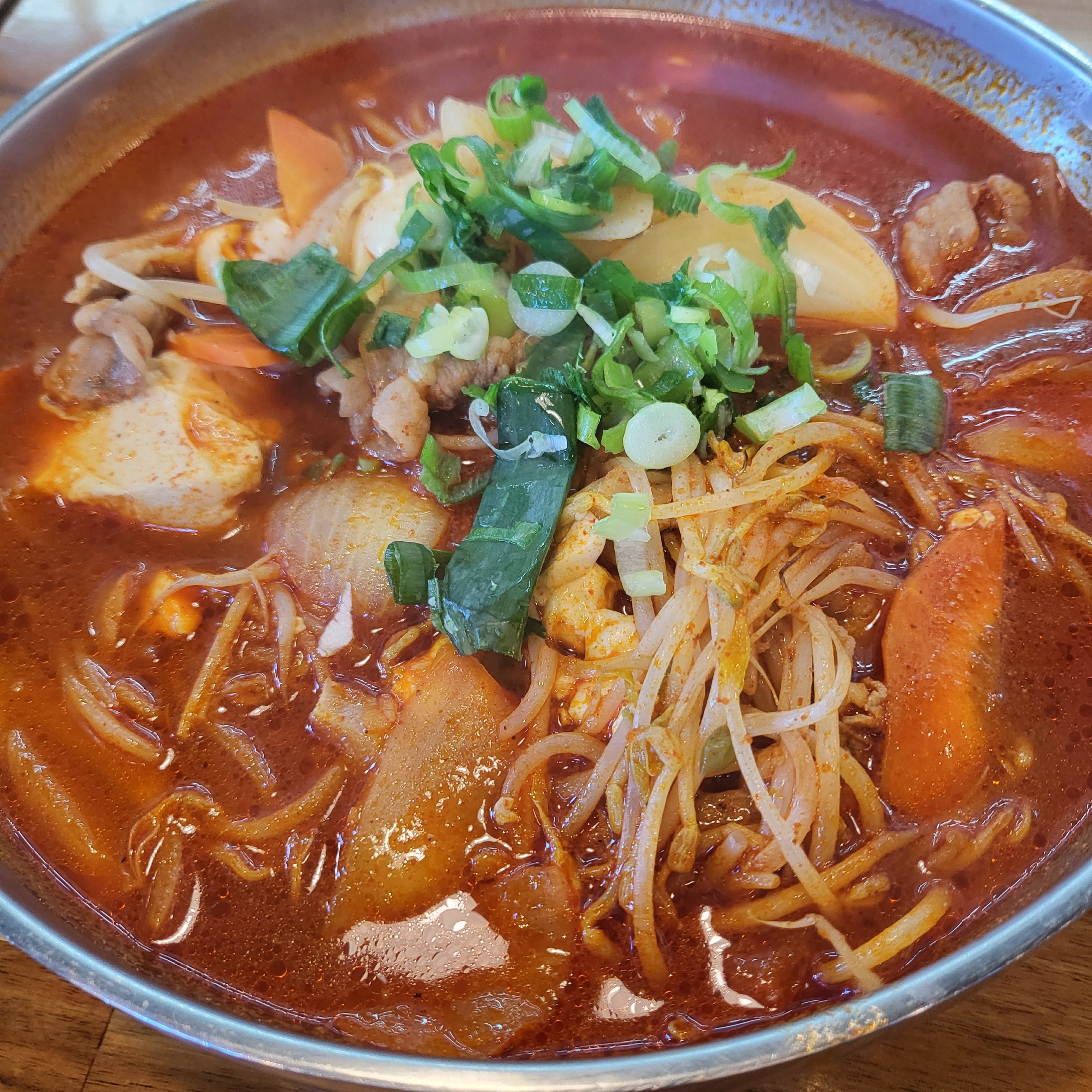 소바도 맛있지만 짬뽕우동 국물도 너무 맛있습니다!!! - 익산 영등동 맛집 삼동소바 익산점