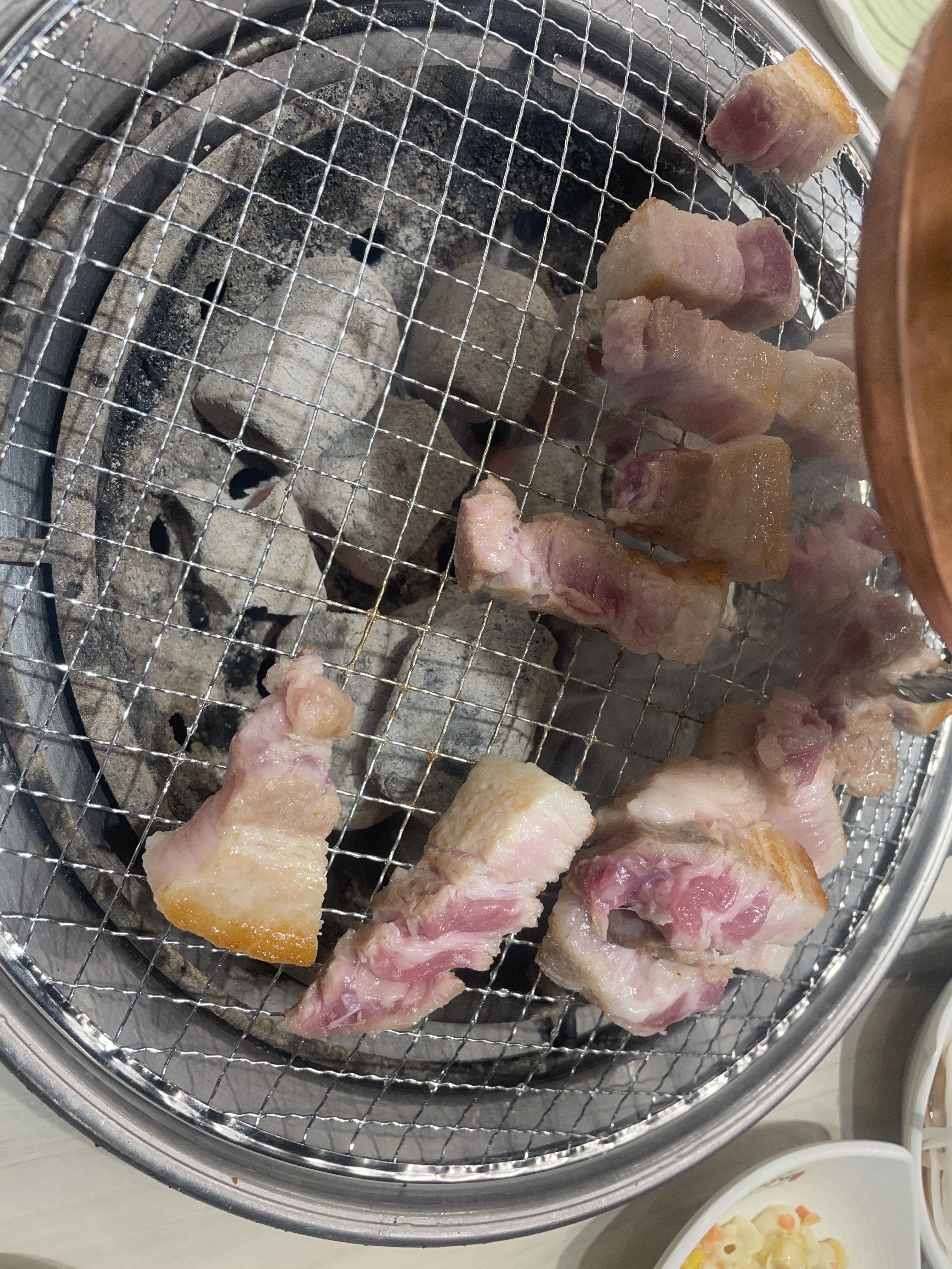 너무맛있고 먹을것도많고 직원도 친절하고 - 응암동 맛집 명륜진사갈비 응암점