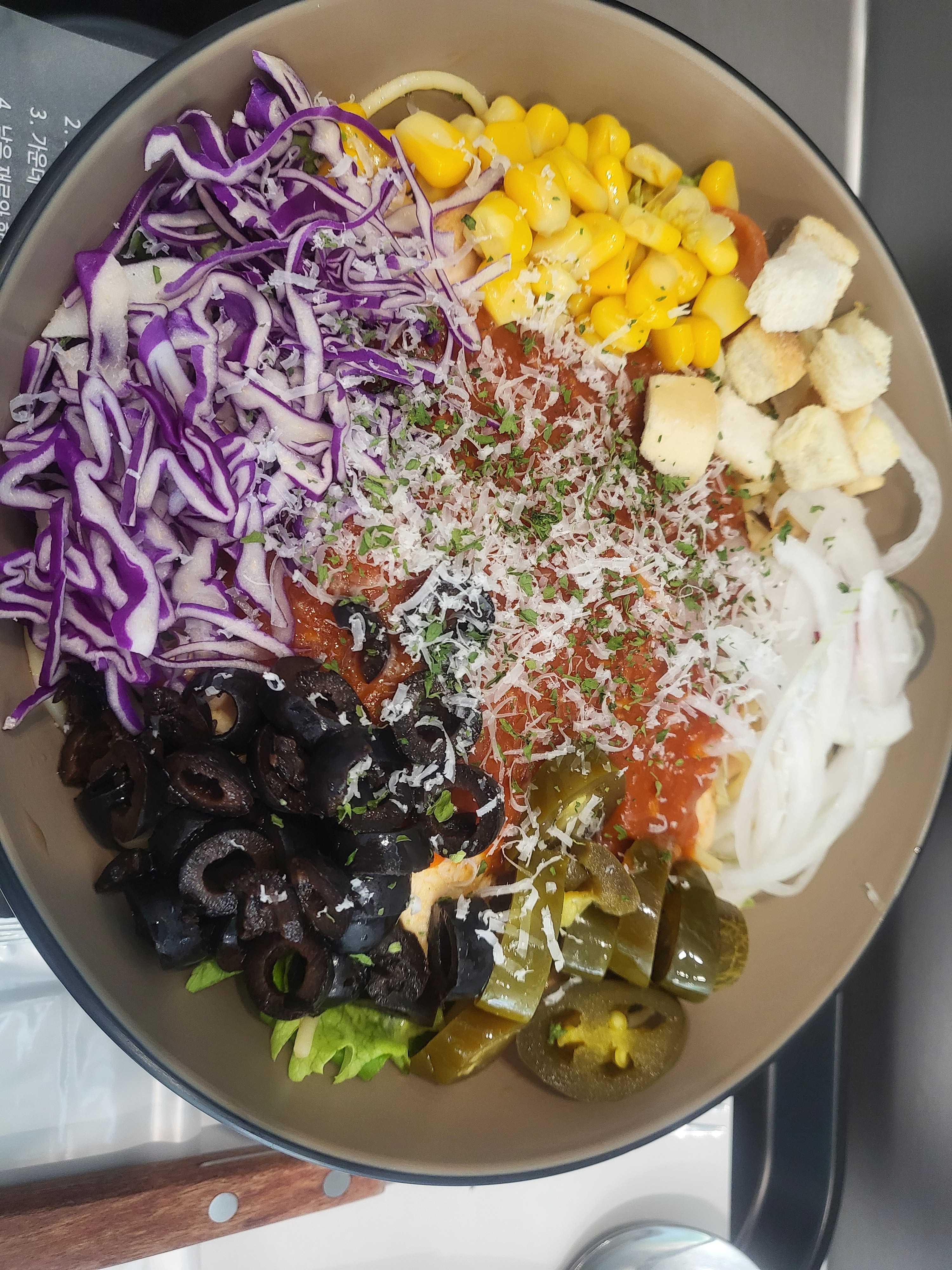 토마토소스 약간 매콤해서 더 너무 맛있어요! 재주문 의사 있는 메뉴입니다~ - 불당동 맛집 영칼로리 포케 천안 불당점