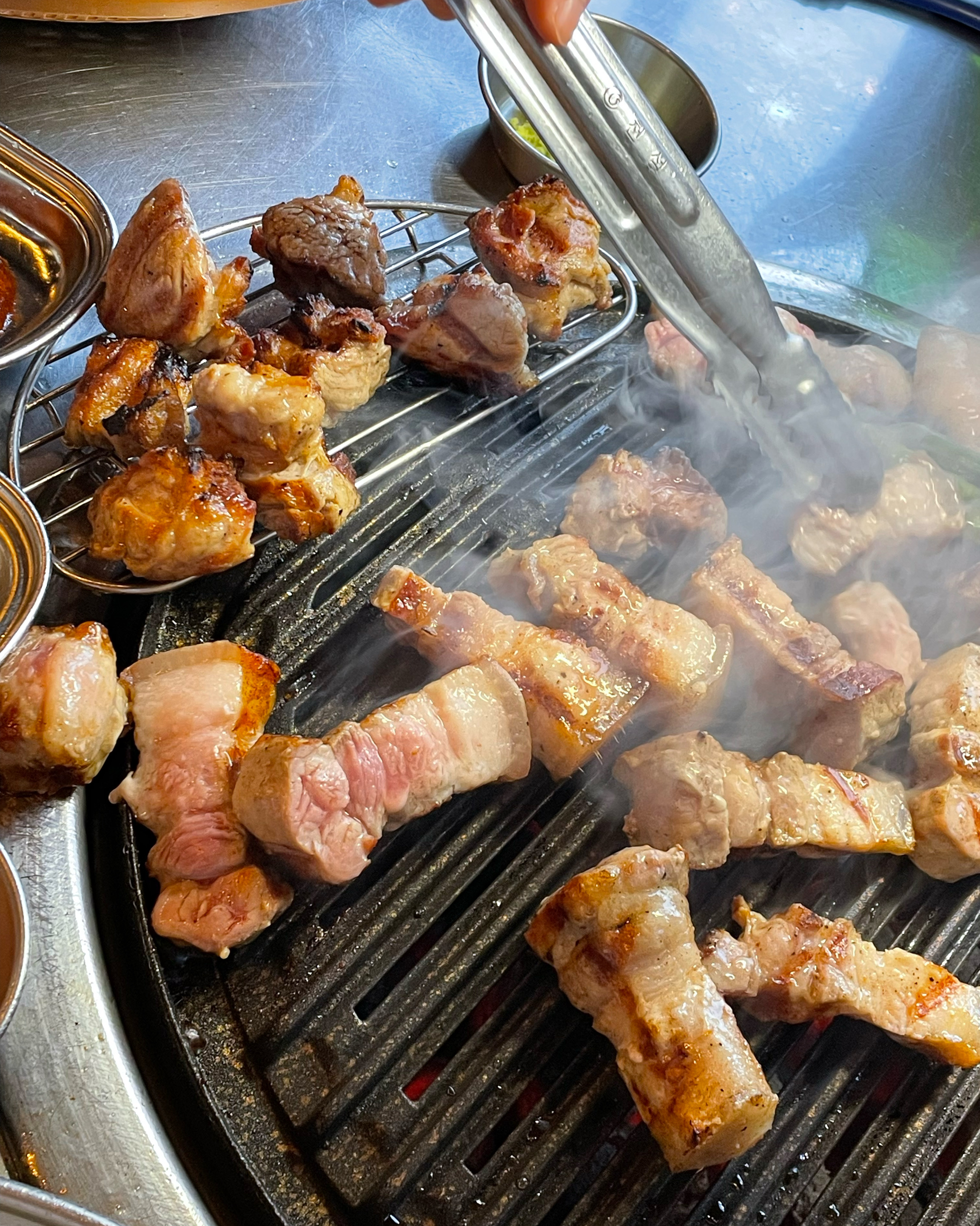 고기 질도 좋고, 맛도 있어요~~! - 아바이마을 맛집 달빛돈가 속초본점