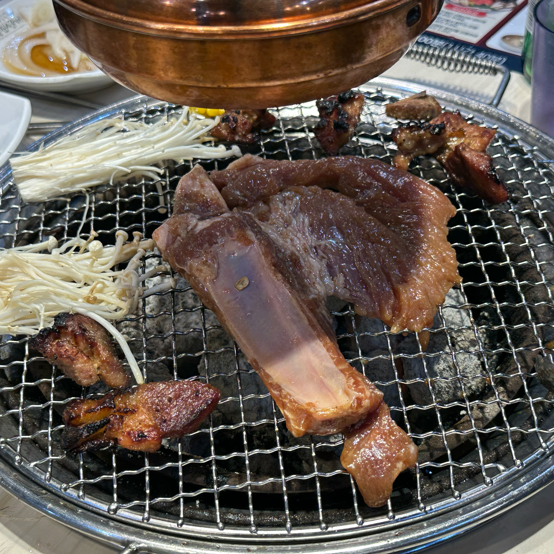 어버이날이라 부모님 모시고 왔는데 맛나게 먹었습니다. - 구로 맛집 명륜진사갈비 구로고대병원점