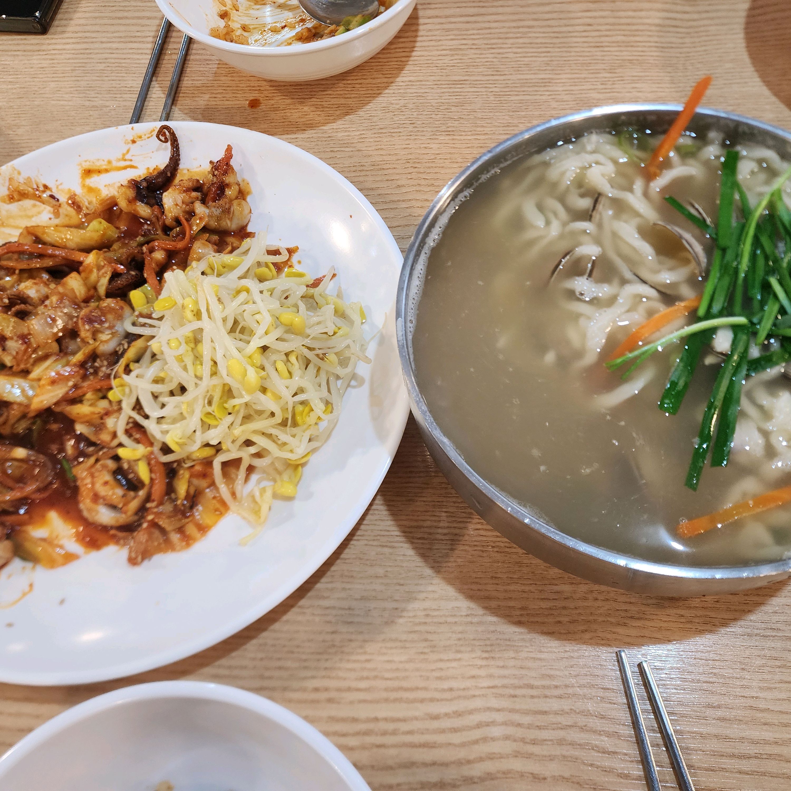칼국수 국물 시원하니 해장 제대로 - 대전 맛집 온천칼국수