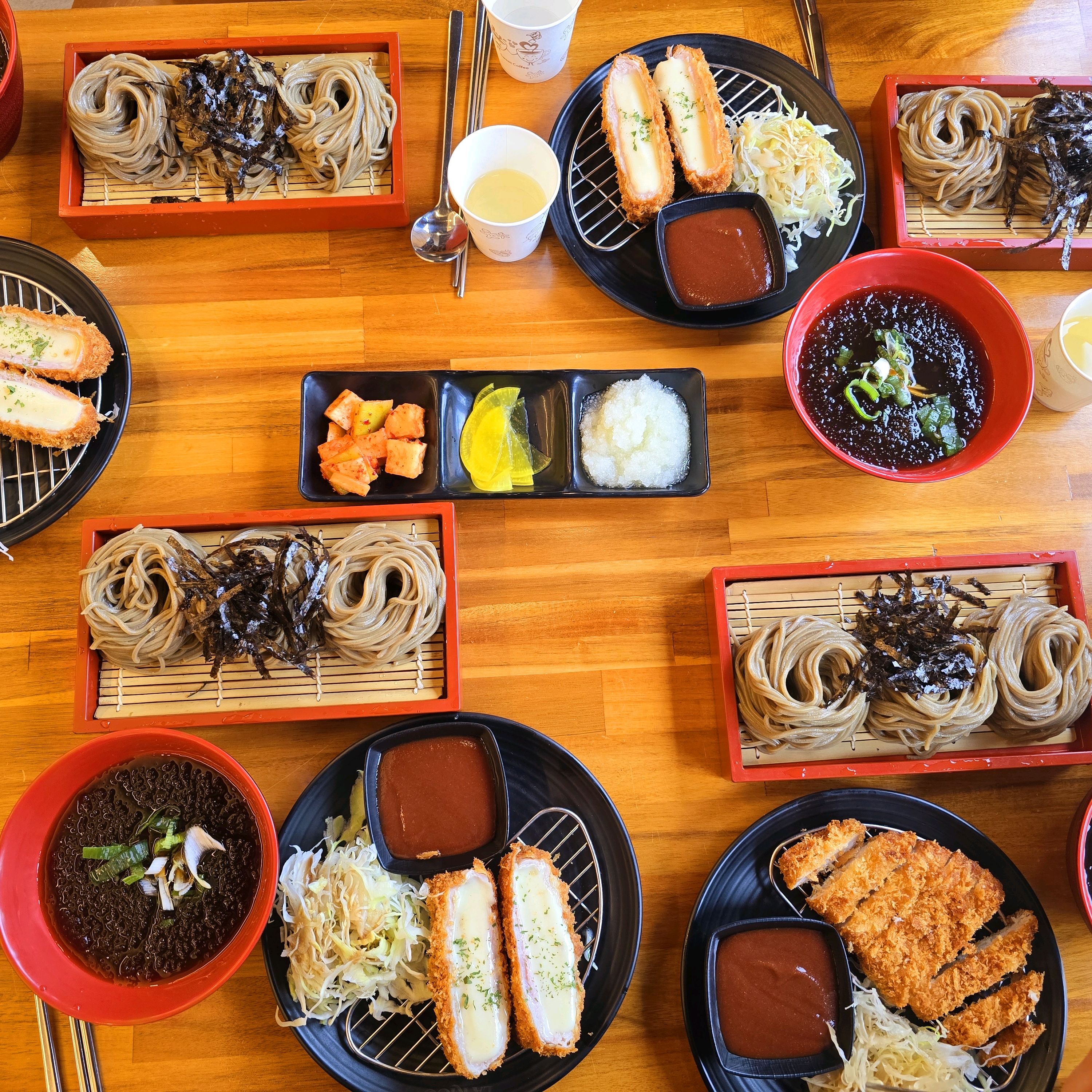 자주 오는 곳이에요~ 푸짐하게 맛있게 먹고 갑니다 :) - 군산 미장동 맛집 삼동소바 군산점