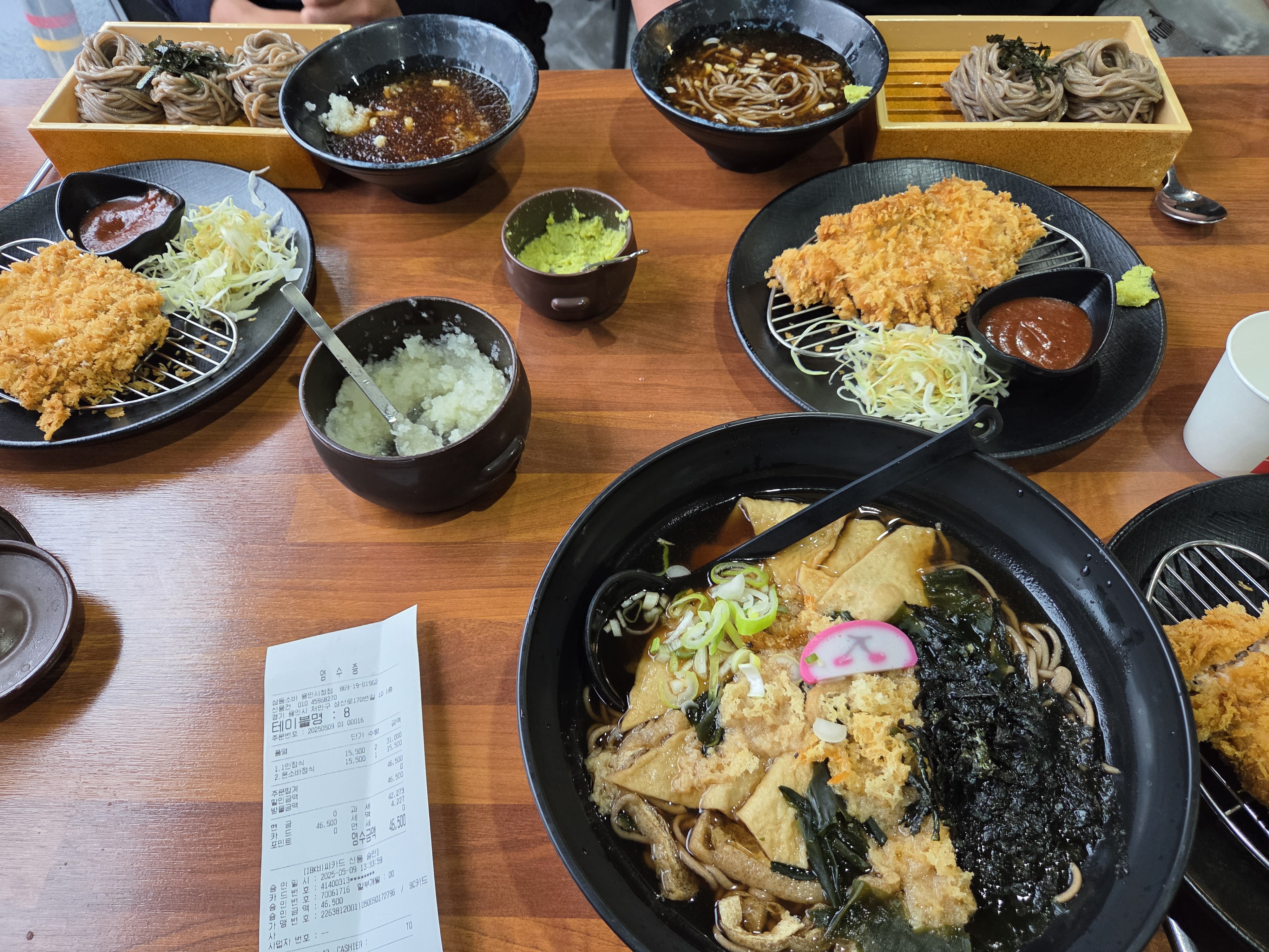 주차장 넓고 매장이 깨끗해서 너무 좋습니다. - 용인시청 맛집 삼동소바 용인시청점
